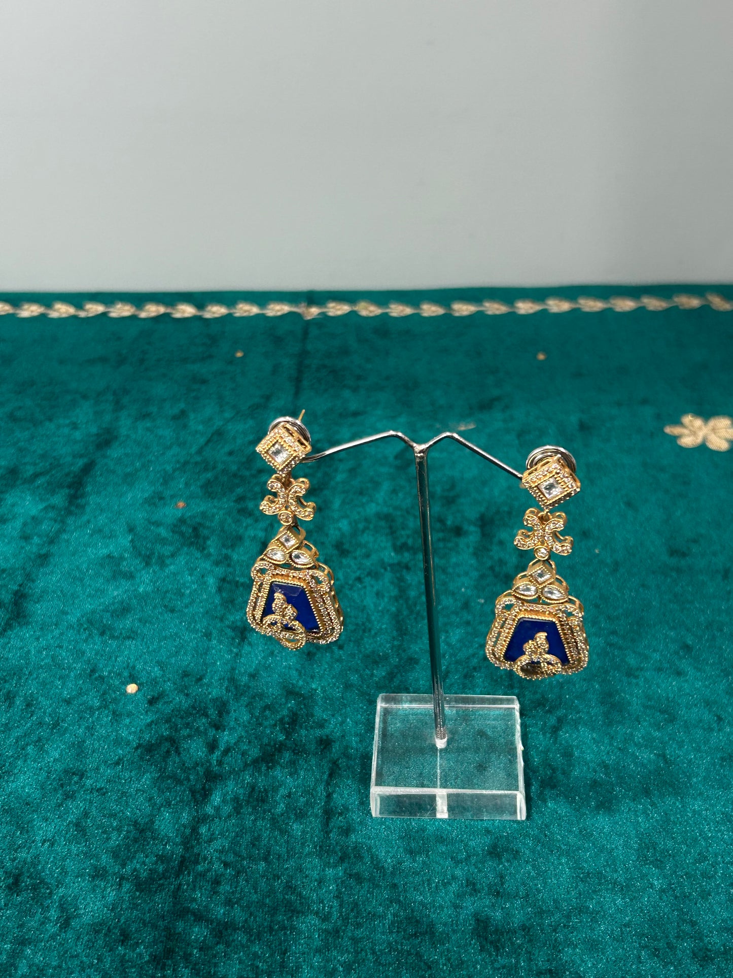 Royal Blue Moissanite Kundan Necklace Set