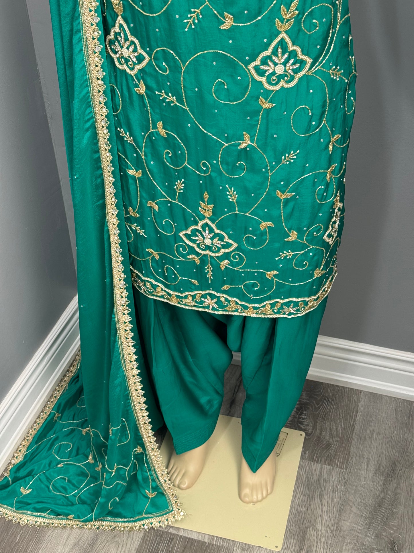 Handwork Salwar Suit- AKW0005