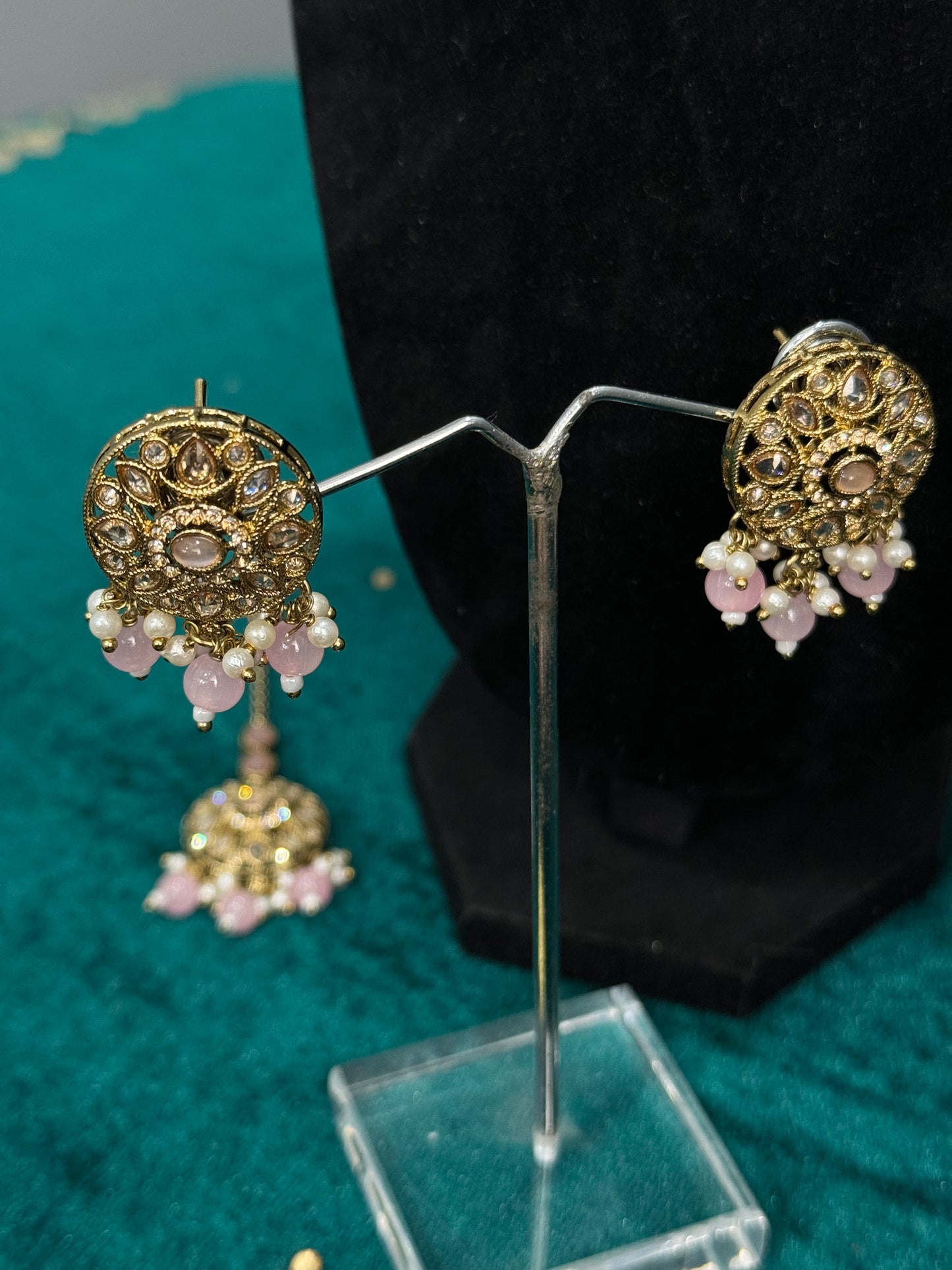 Elegant Baby Pink Stone Choker Set