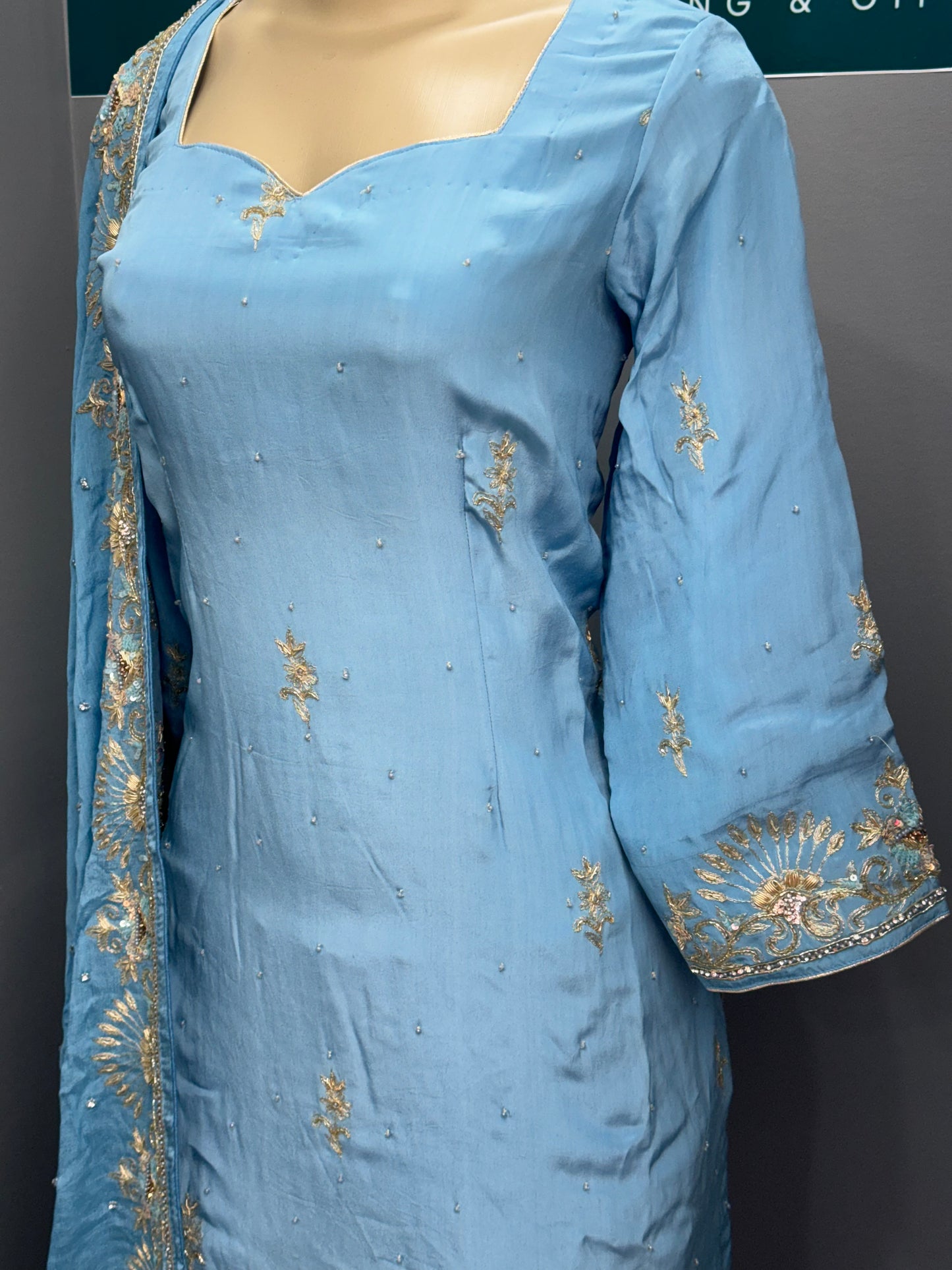 Noor E Gulabi Handwork Salwar Suit