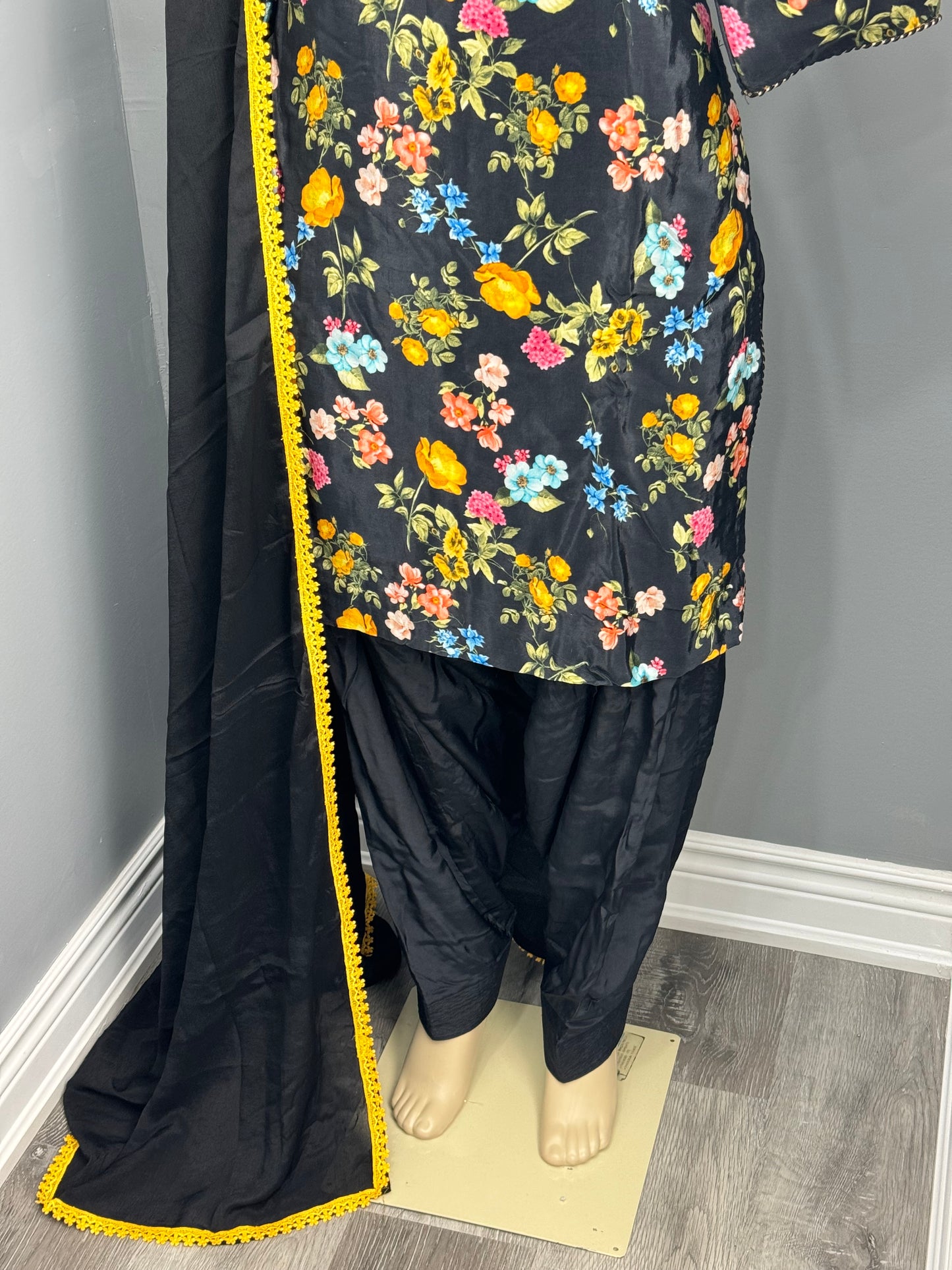 Crepe Printed Salwar Suit