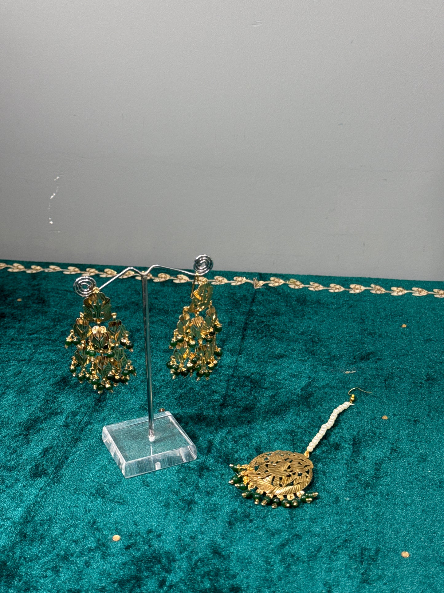 Hari Pati Necklace Set