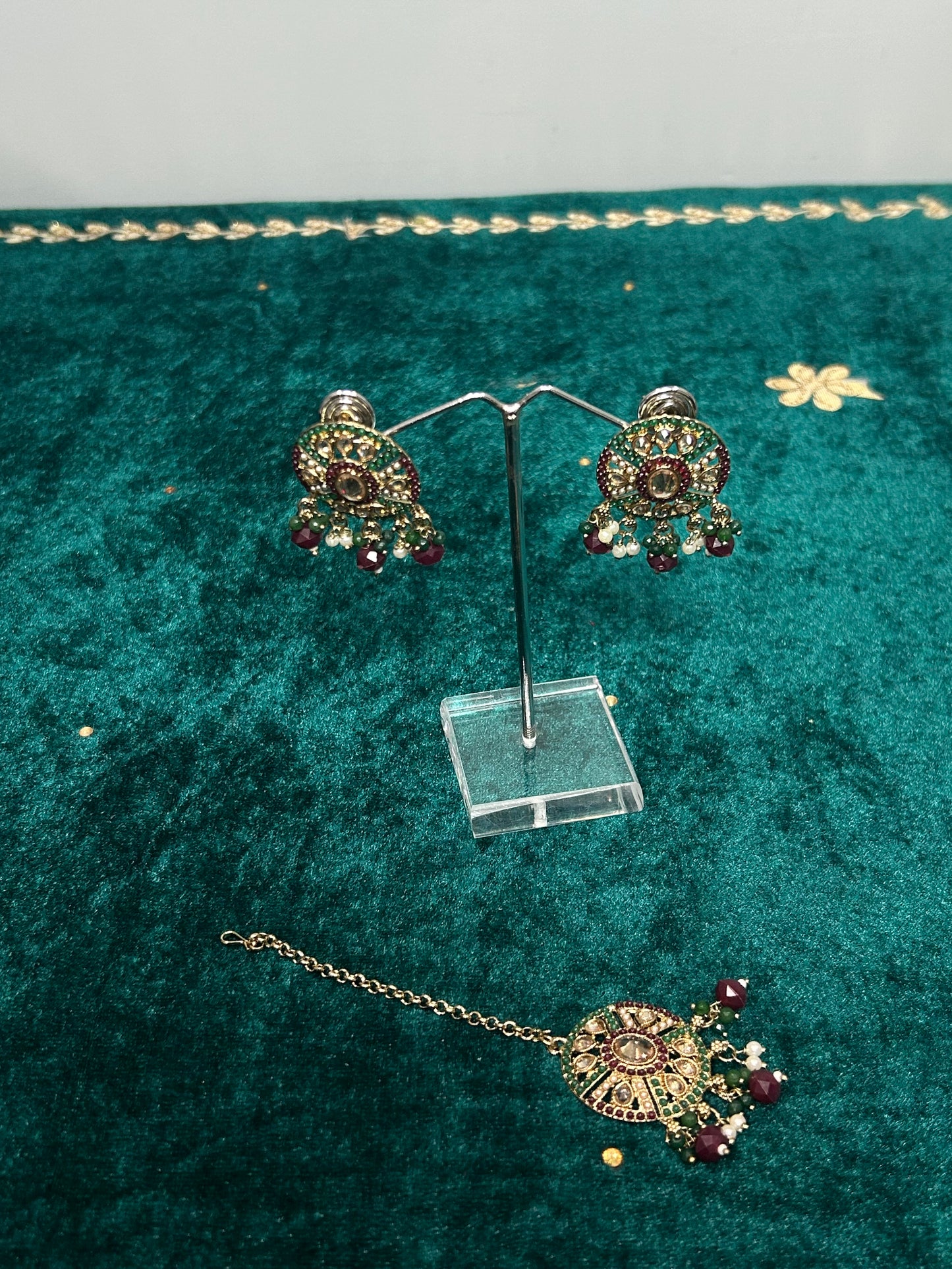 Green and Purple Polki Necklace Set