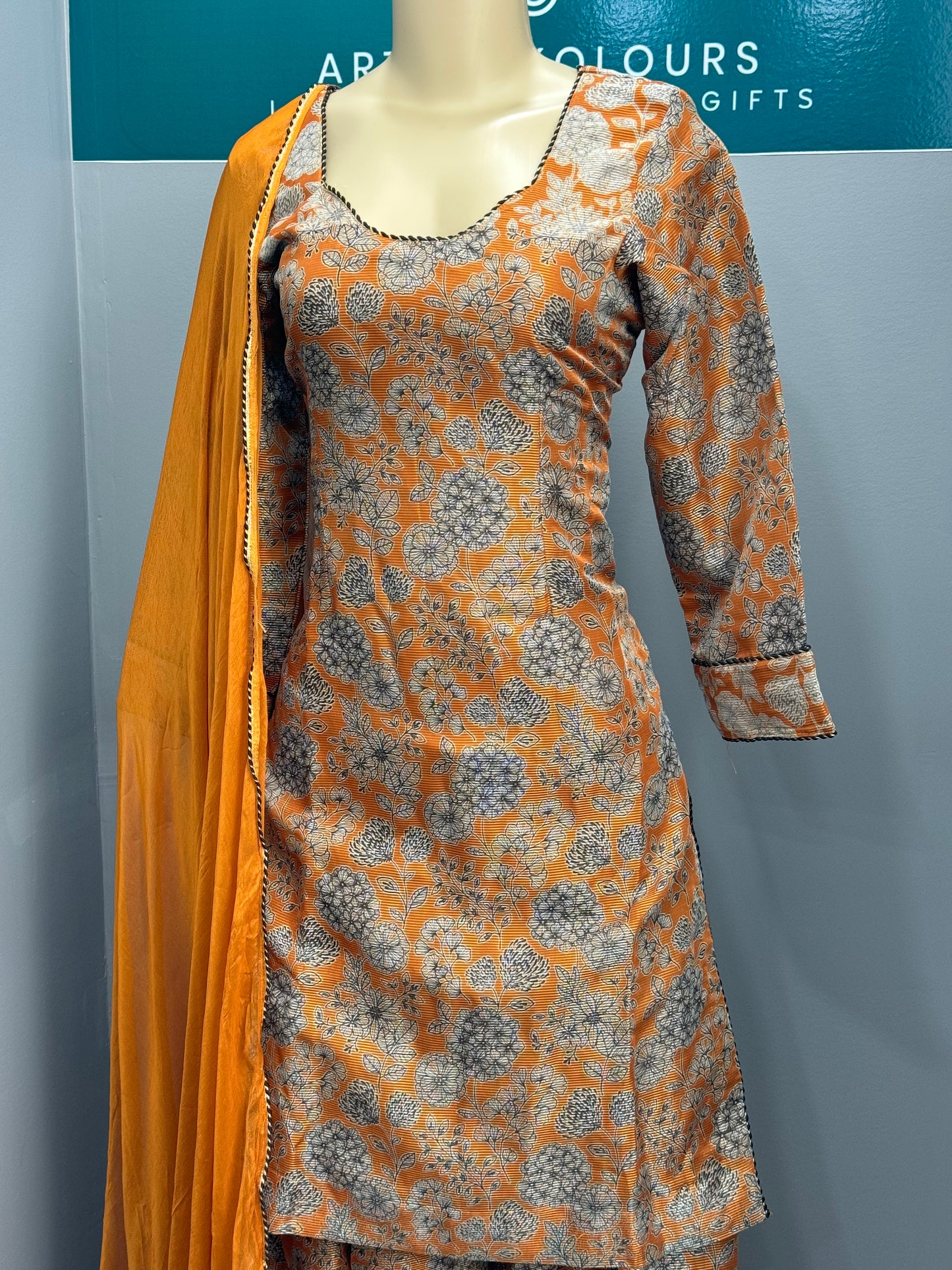 Printed Shimmer Stripes Salwar Suit
