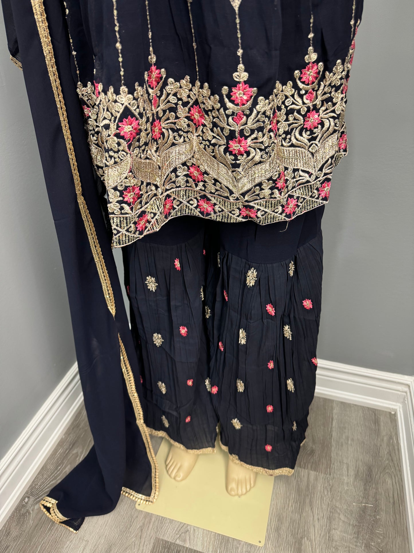 Zohrajabeen Readymade Pemplum Gharara Suit