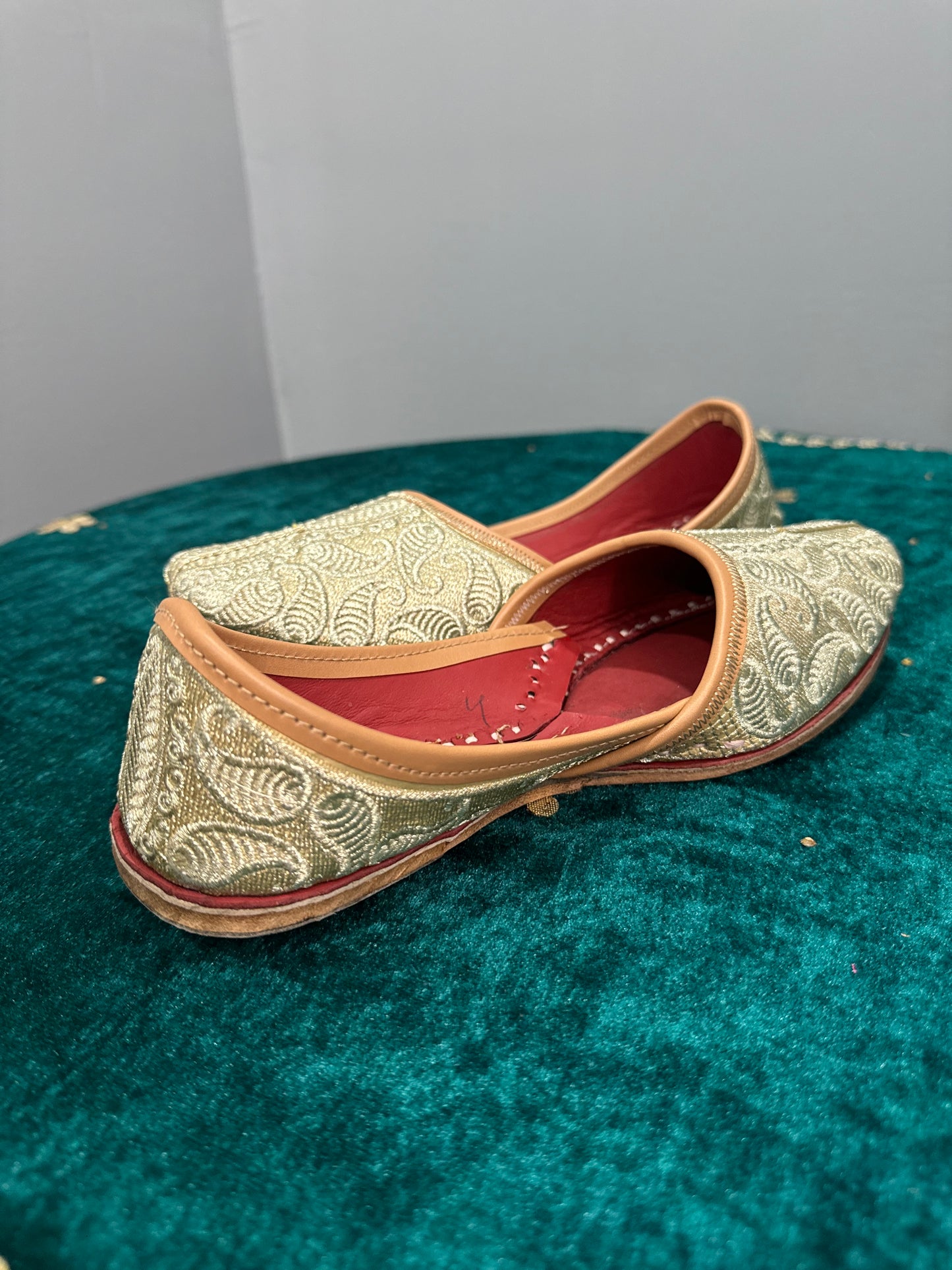 White Gold Men’s Jutti