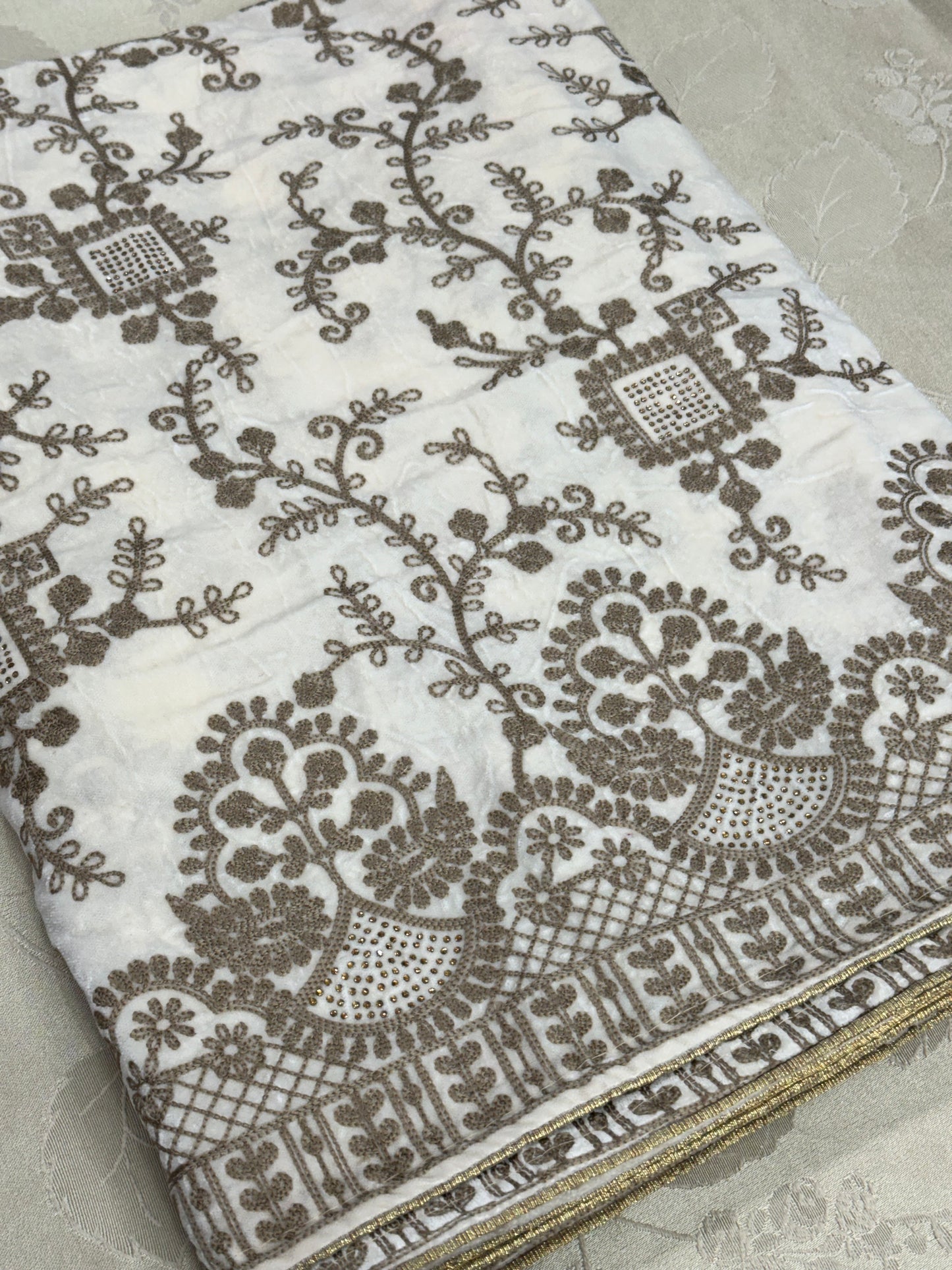 Mabelle Velvet Shawl