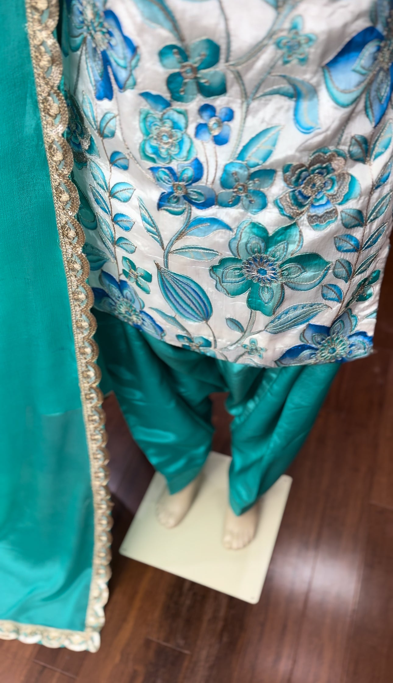 Crepe Postion Work Salwar Suit