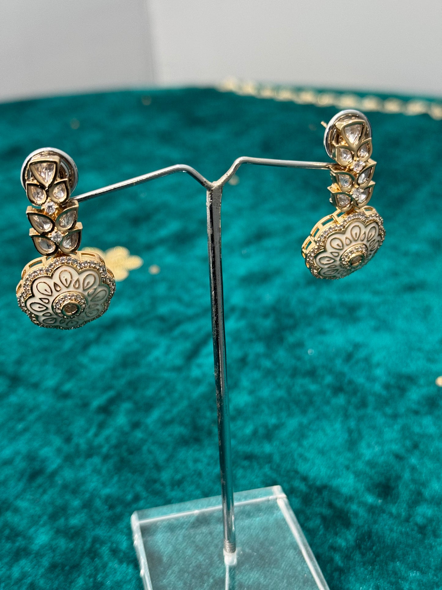 Uncut Kundan Necklace Set