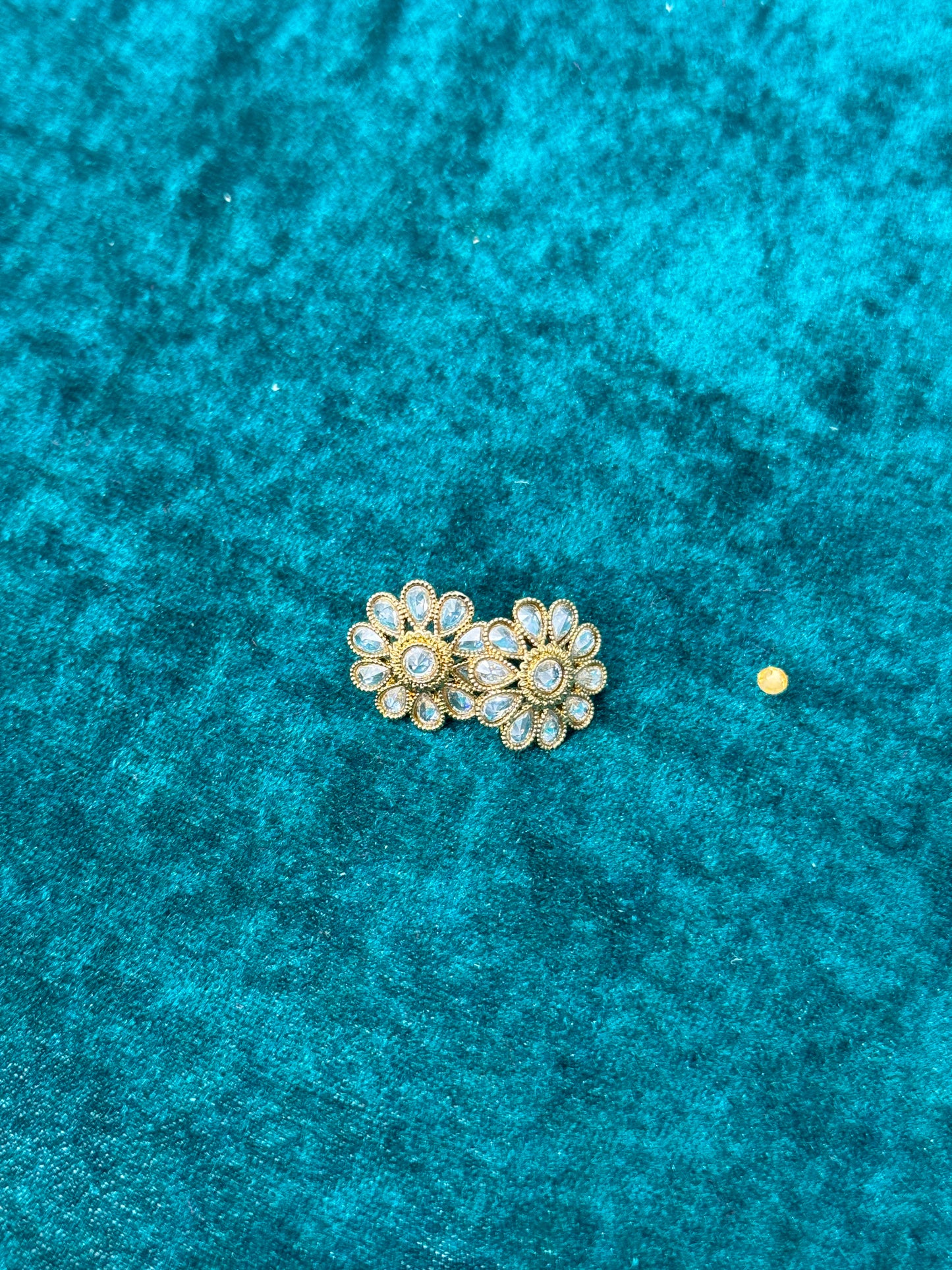 Snowlilly Flower Studs