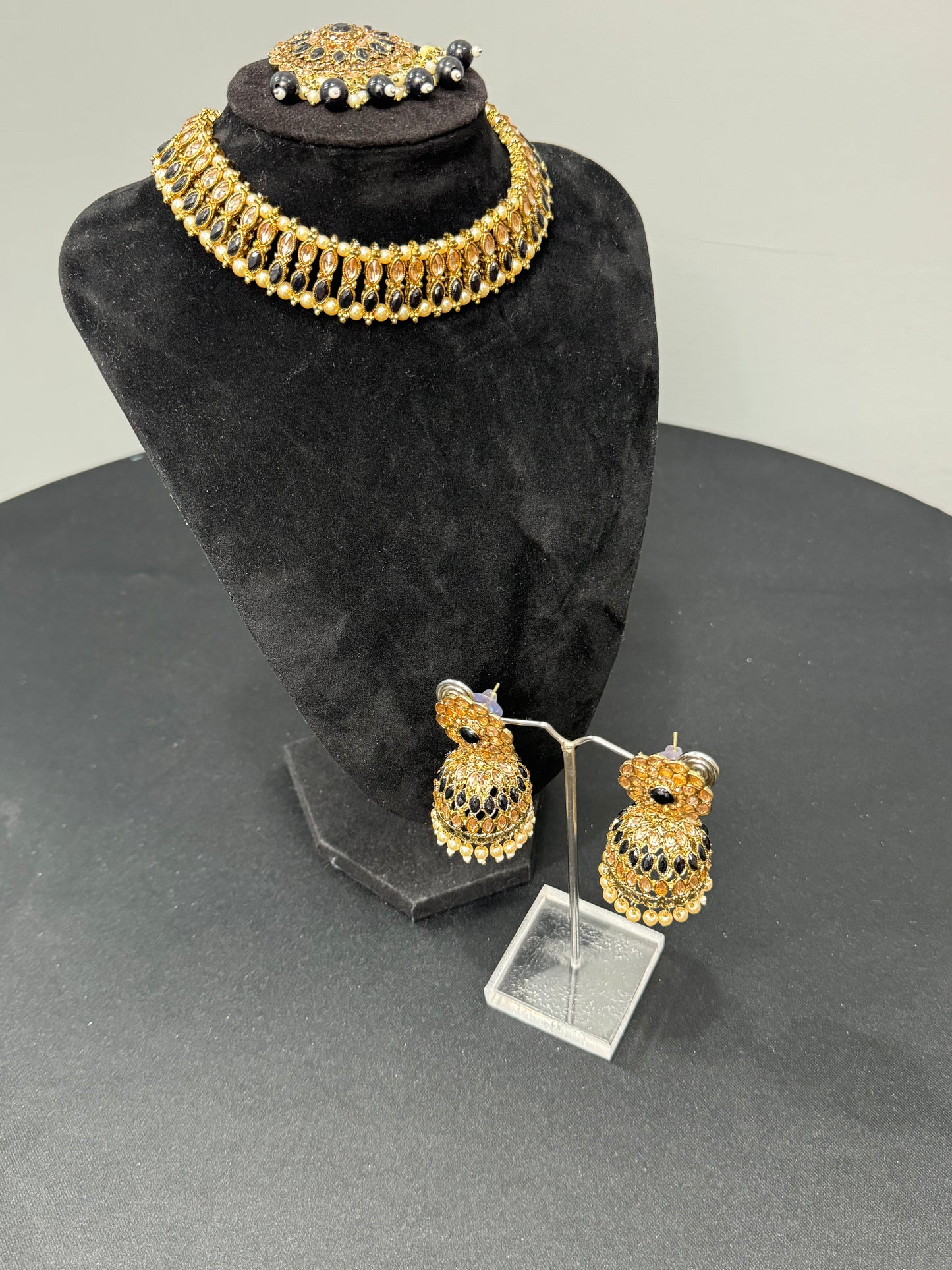 Sukh Necklace Set