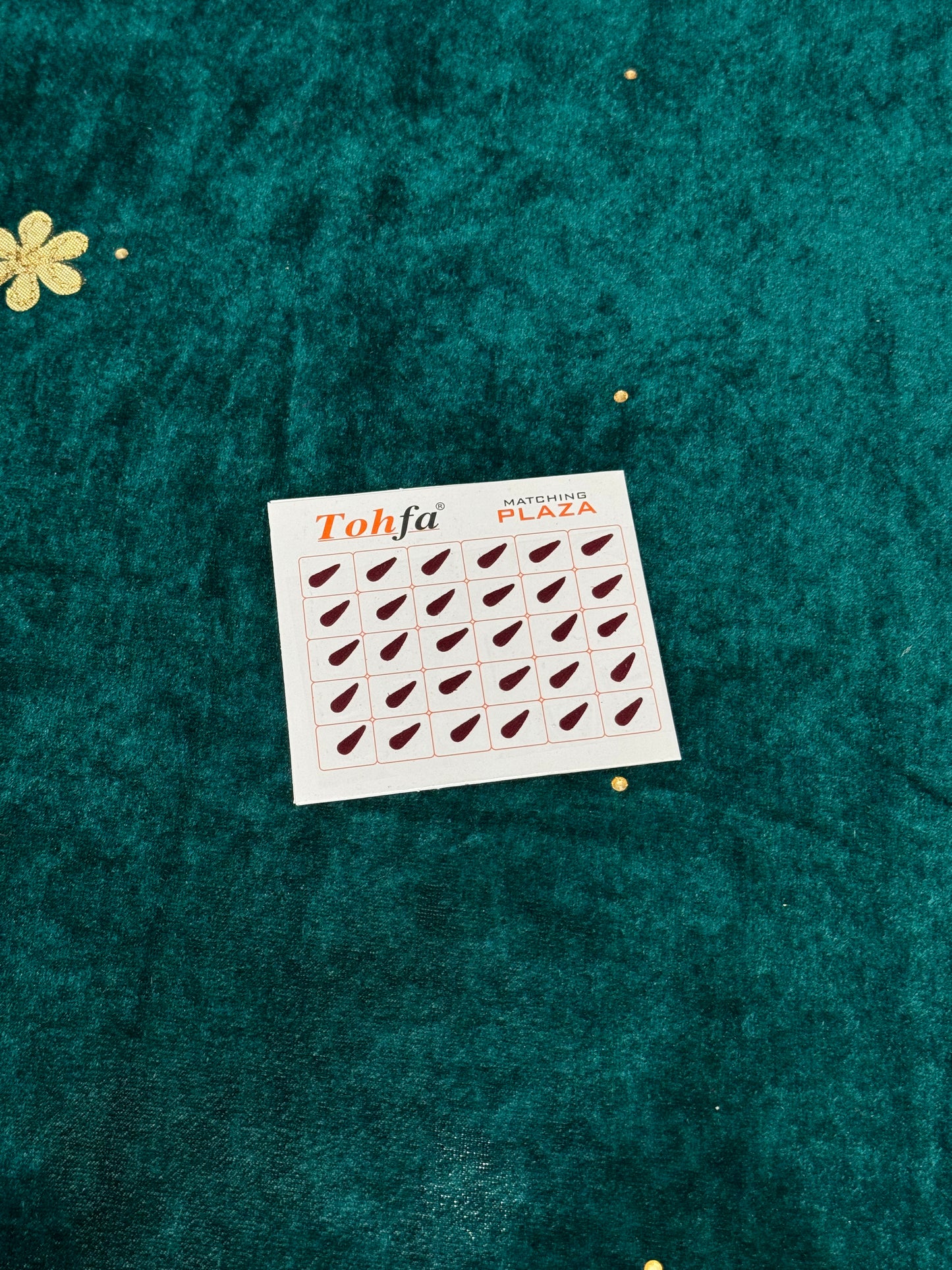 Tohfa Straight Brown Bindis