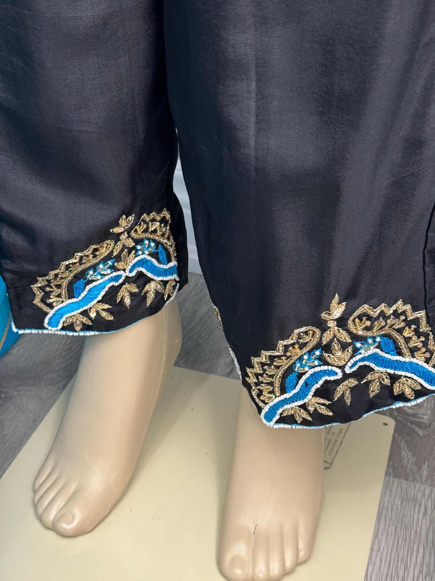 Feroznaari Moti Pent Plazo Suit