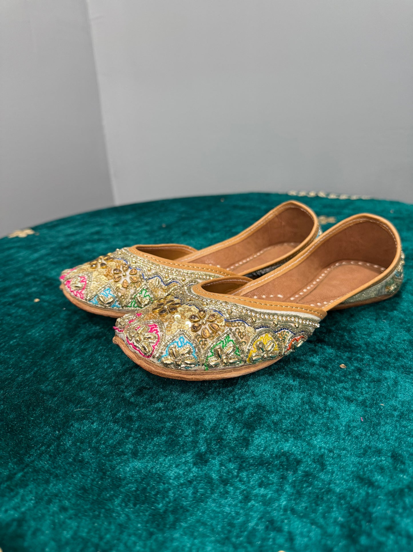 Multi Kundan Work Jutti