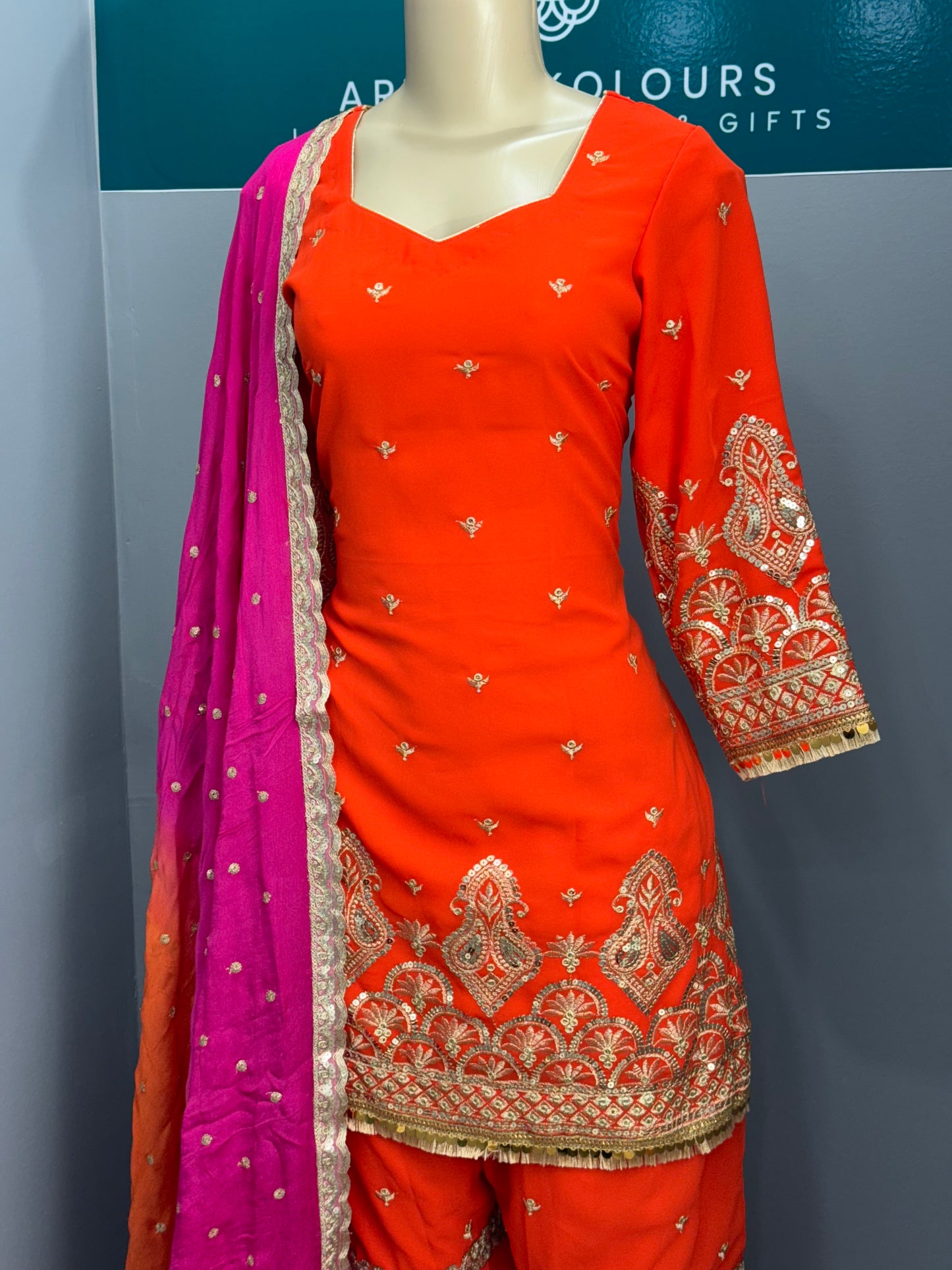 Santri Gharara Suit