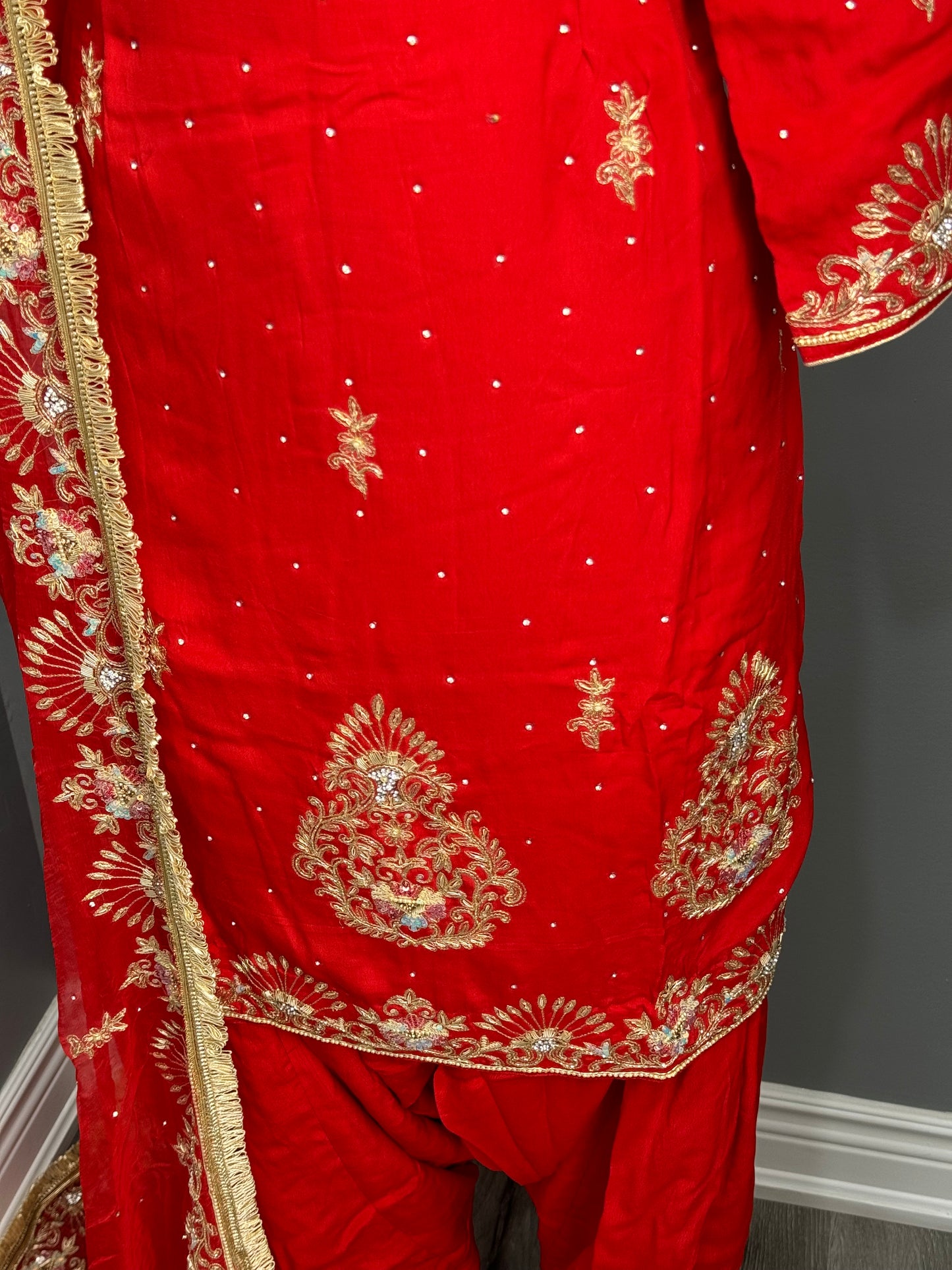 Noor E Gulabi Handwork Salwar Suit