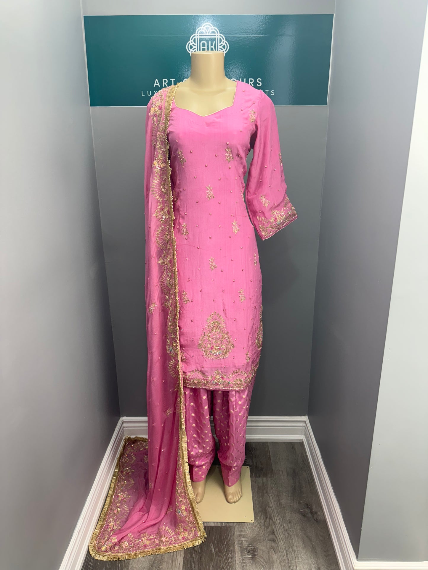 Noor E Gulabi Handwork Salwar Suit