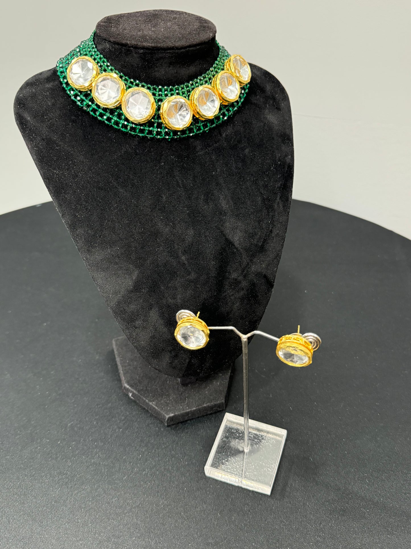 Kimrin Choker Necklace Set