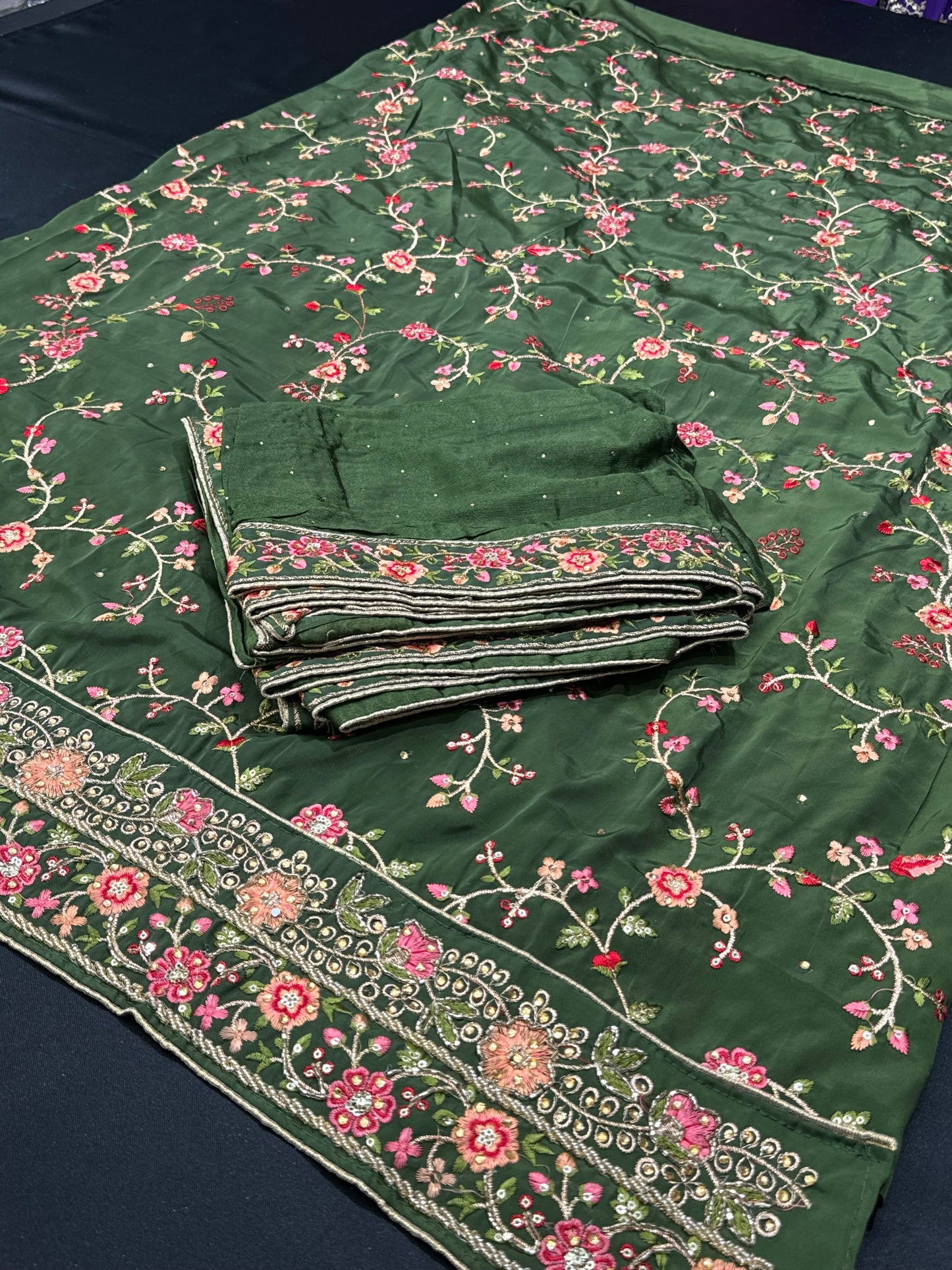 Phulgulzar Unstitched Suit