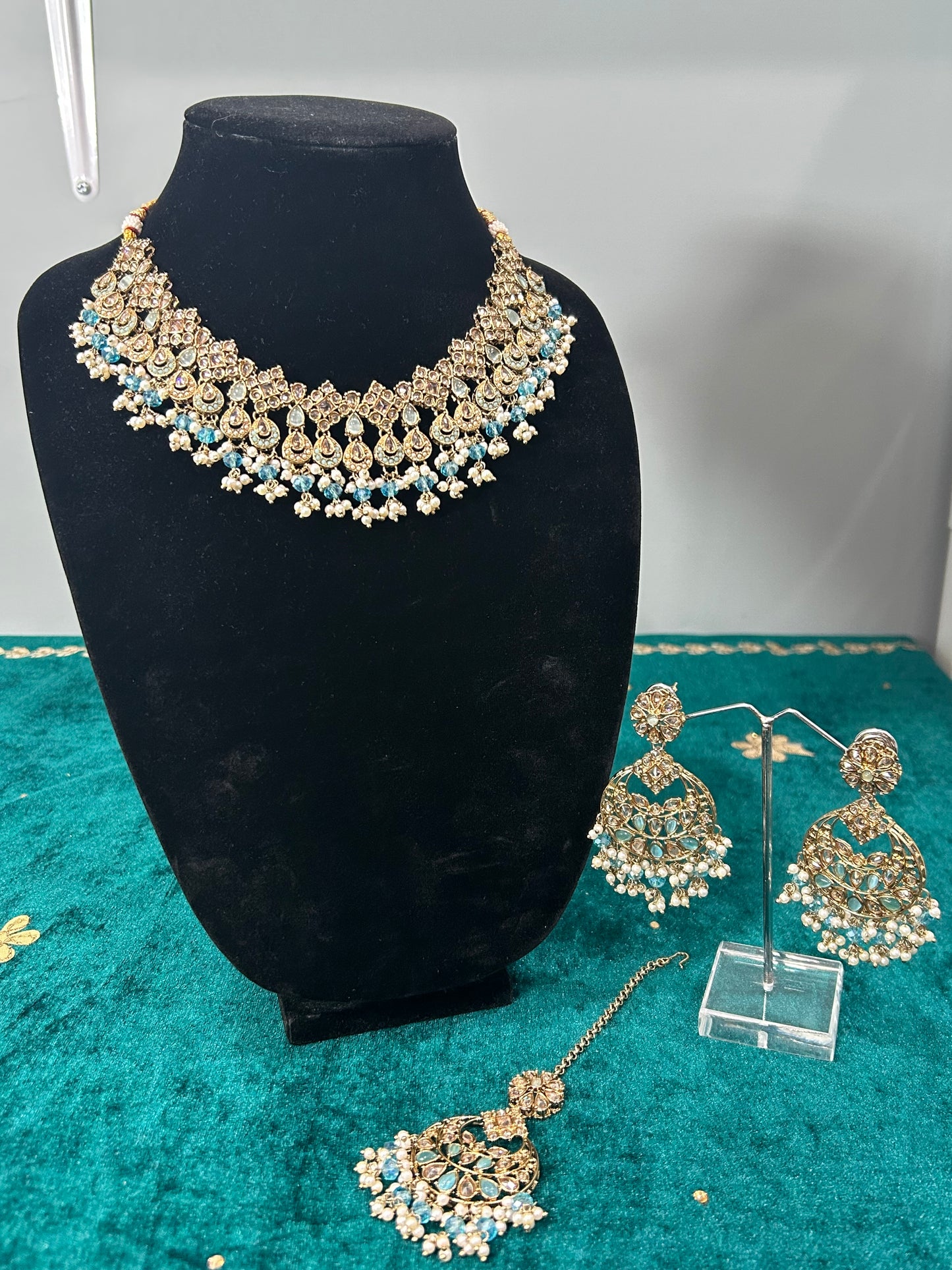 Baby Blue Polki Necklace Set