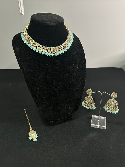Hasli Necklace Set