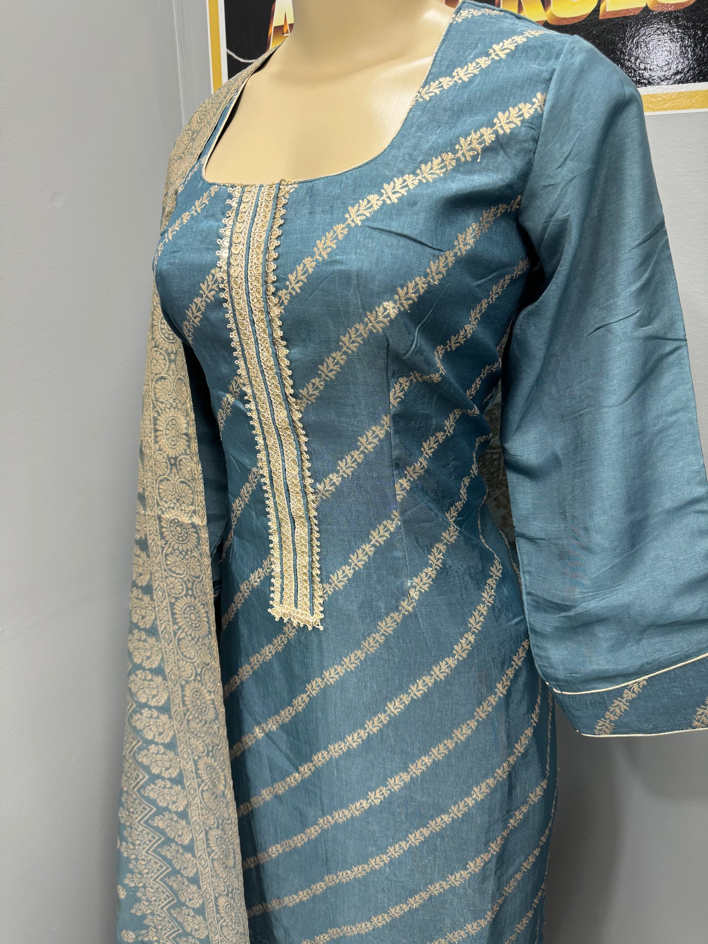 Savar Neel Pent Suit