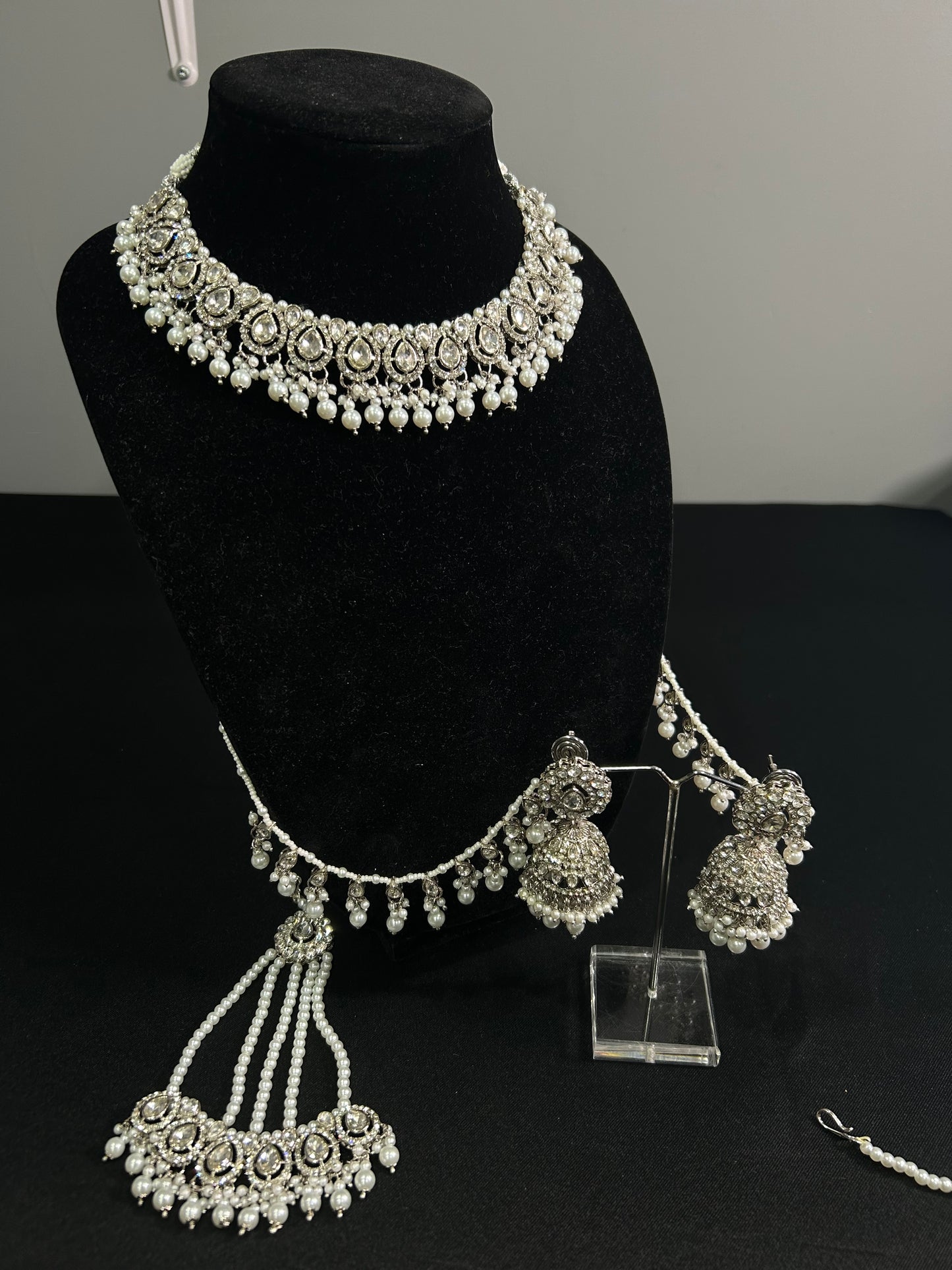 Ishq Necklace Set