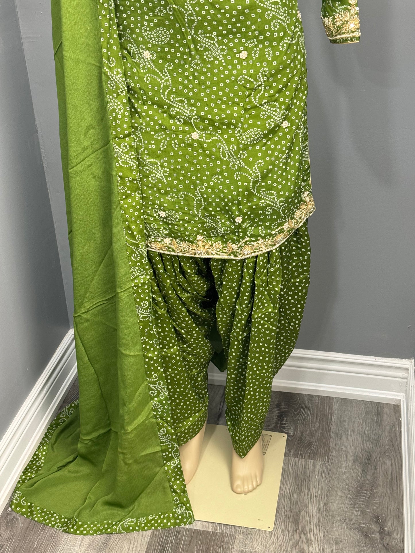 Bandhani Handwork Salwar Suit