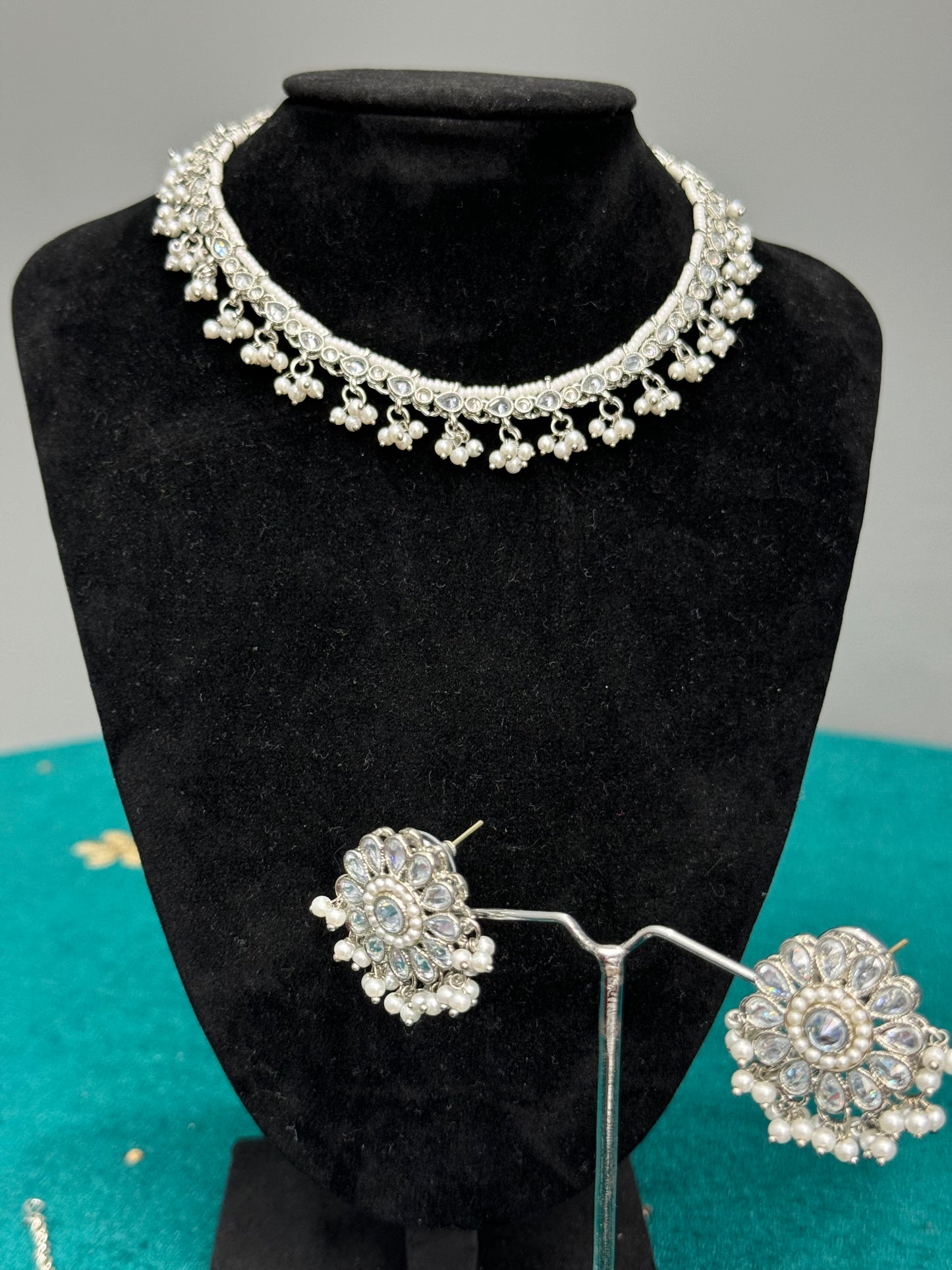Sparkling Silver Jewelry Set