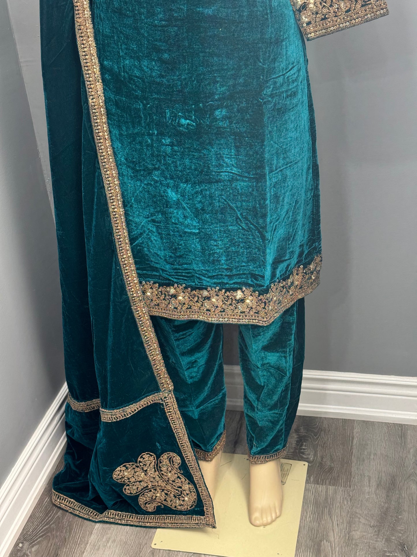 Teal Velvet Readymade Plazo Suit- AK7475-03