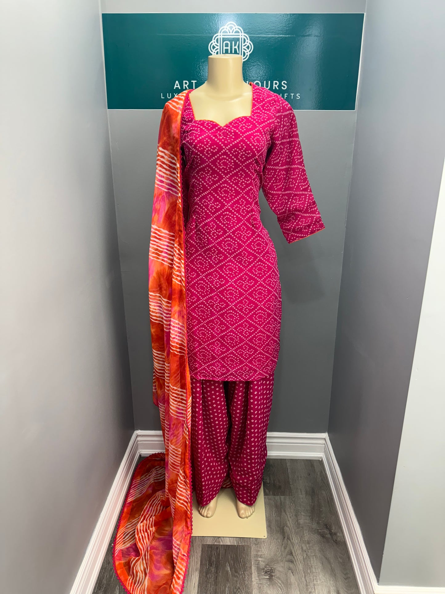 Santari Gulab Bandani Salwar Suit