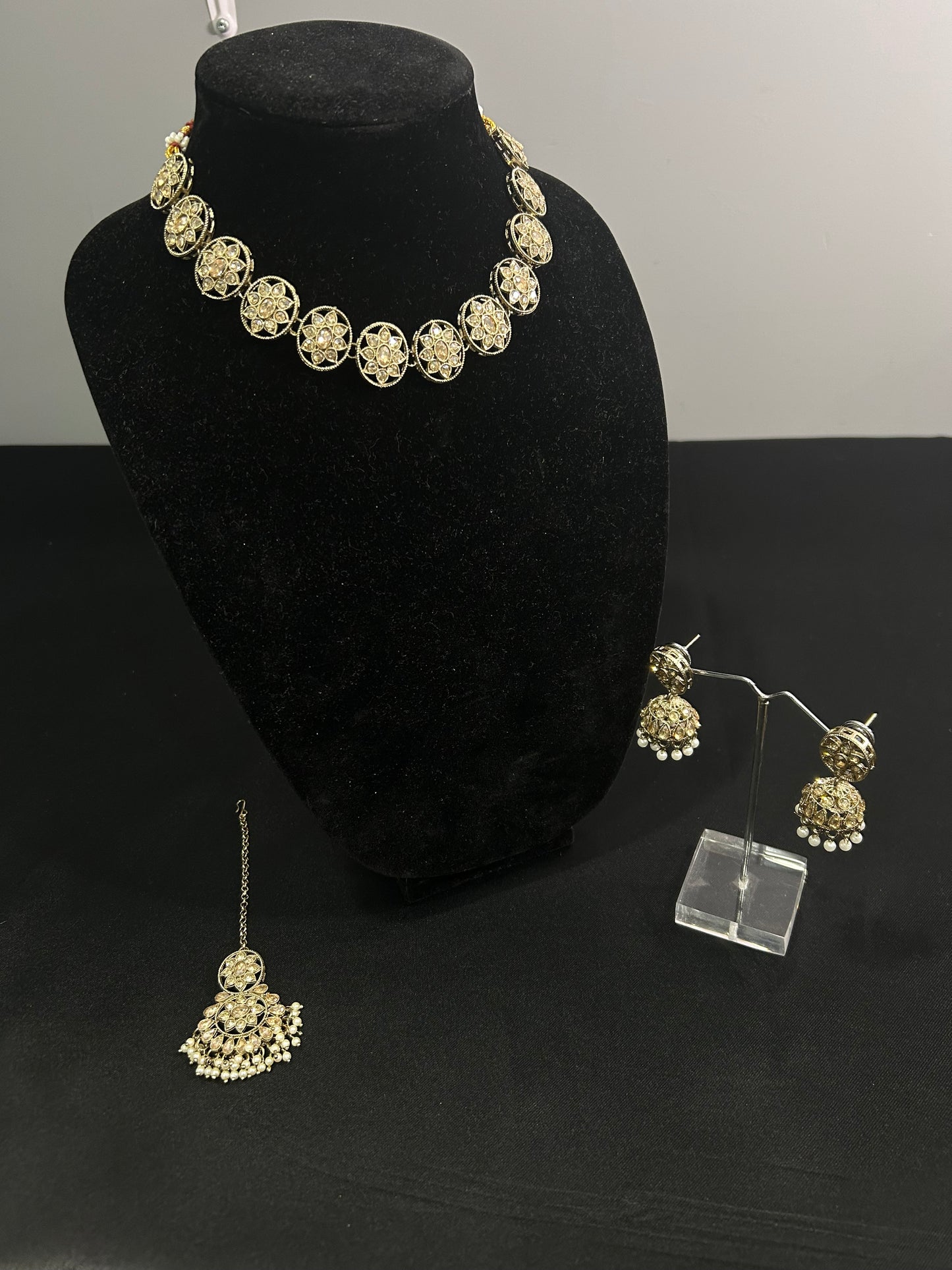 Praya Necklace Set