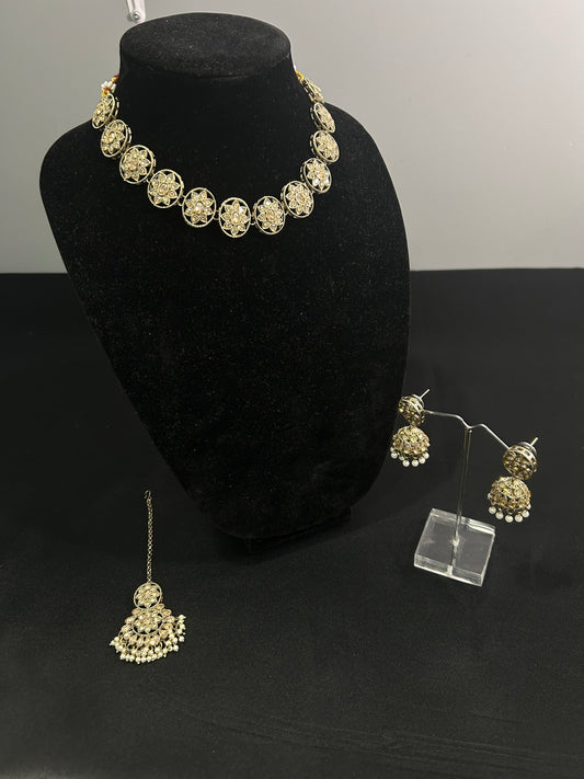 Praya Necklace Set