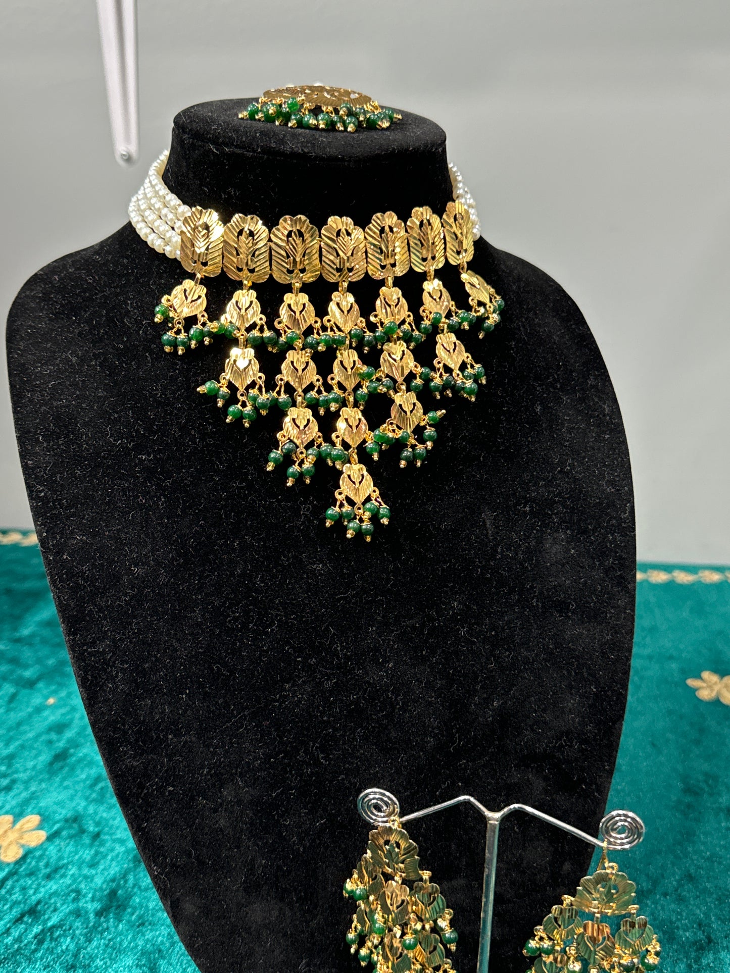 Hari Pati Necklace Set