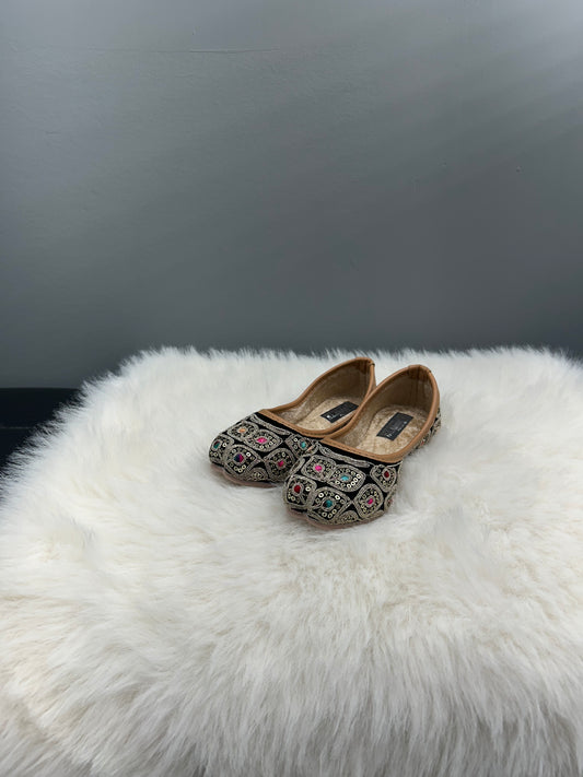 Kids Black Thread & Mirror Jutti