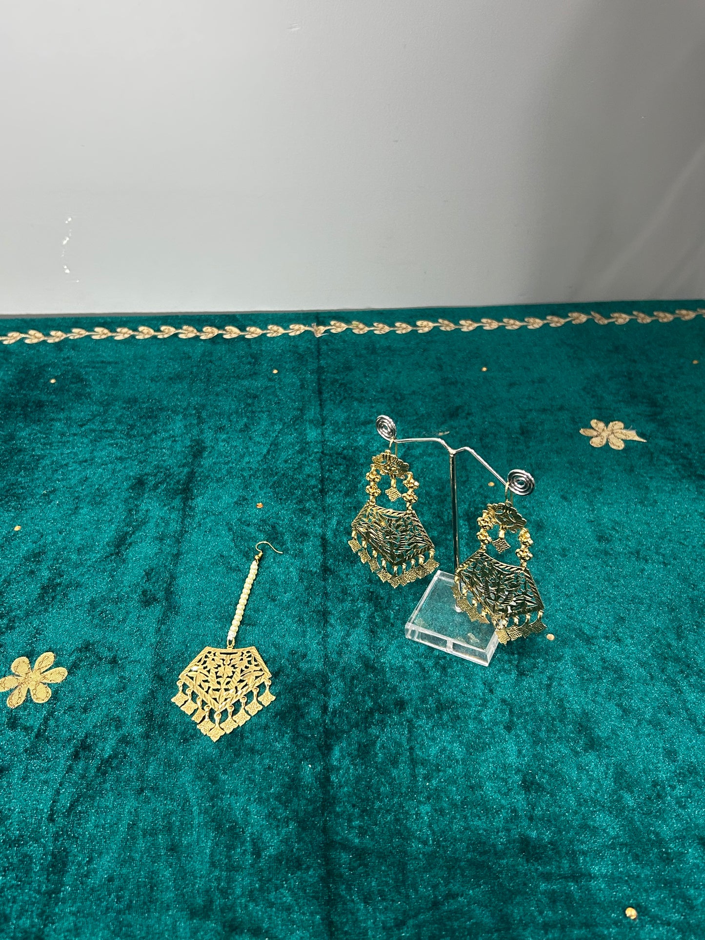 Gulab Jadau Necklace Set