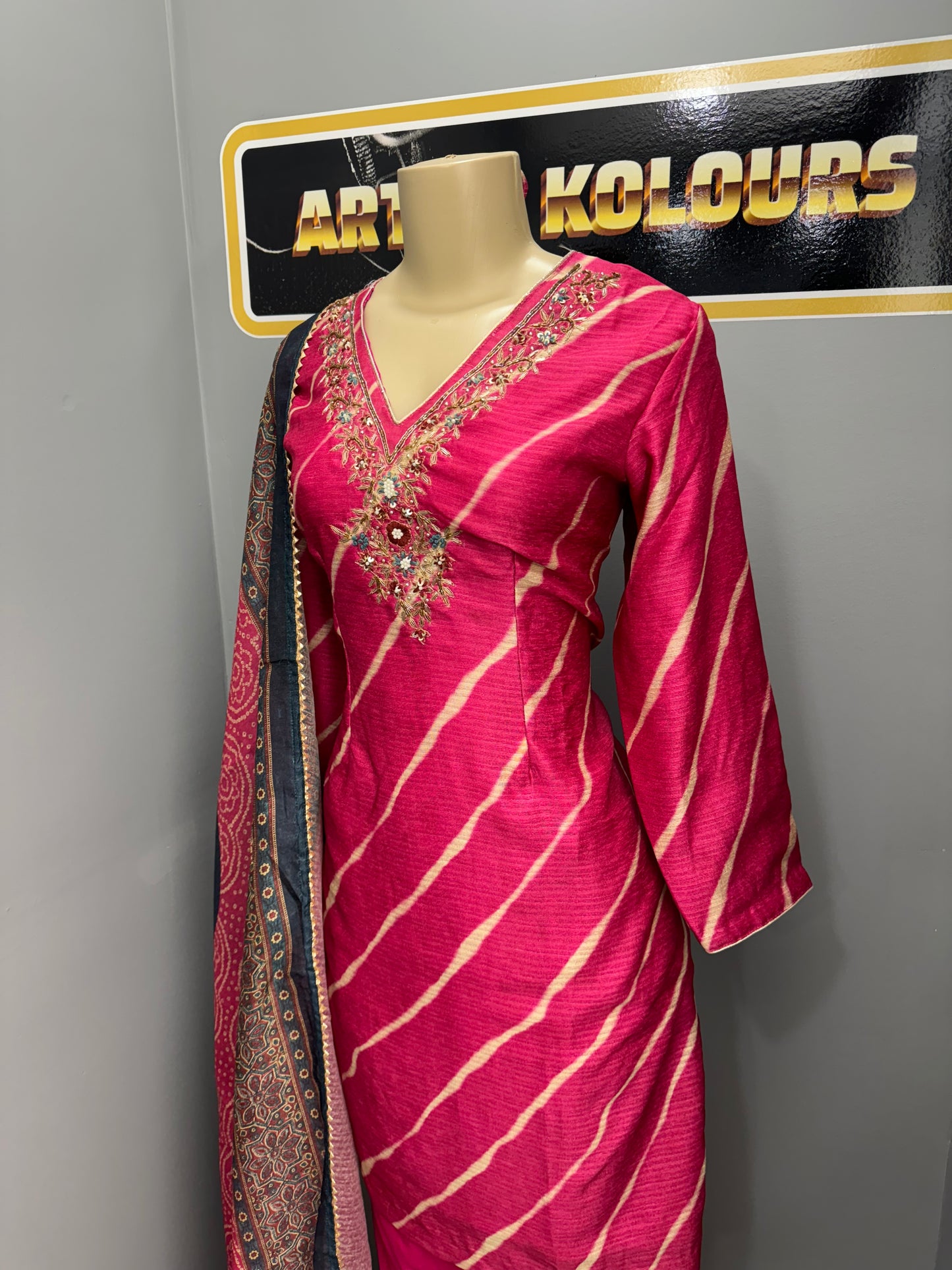 Billo Rani Pent Suit