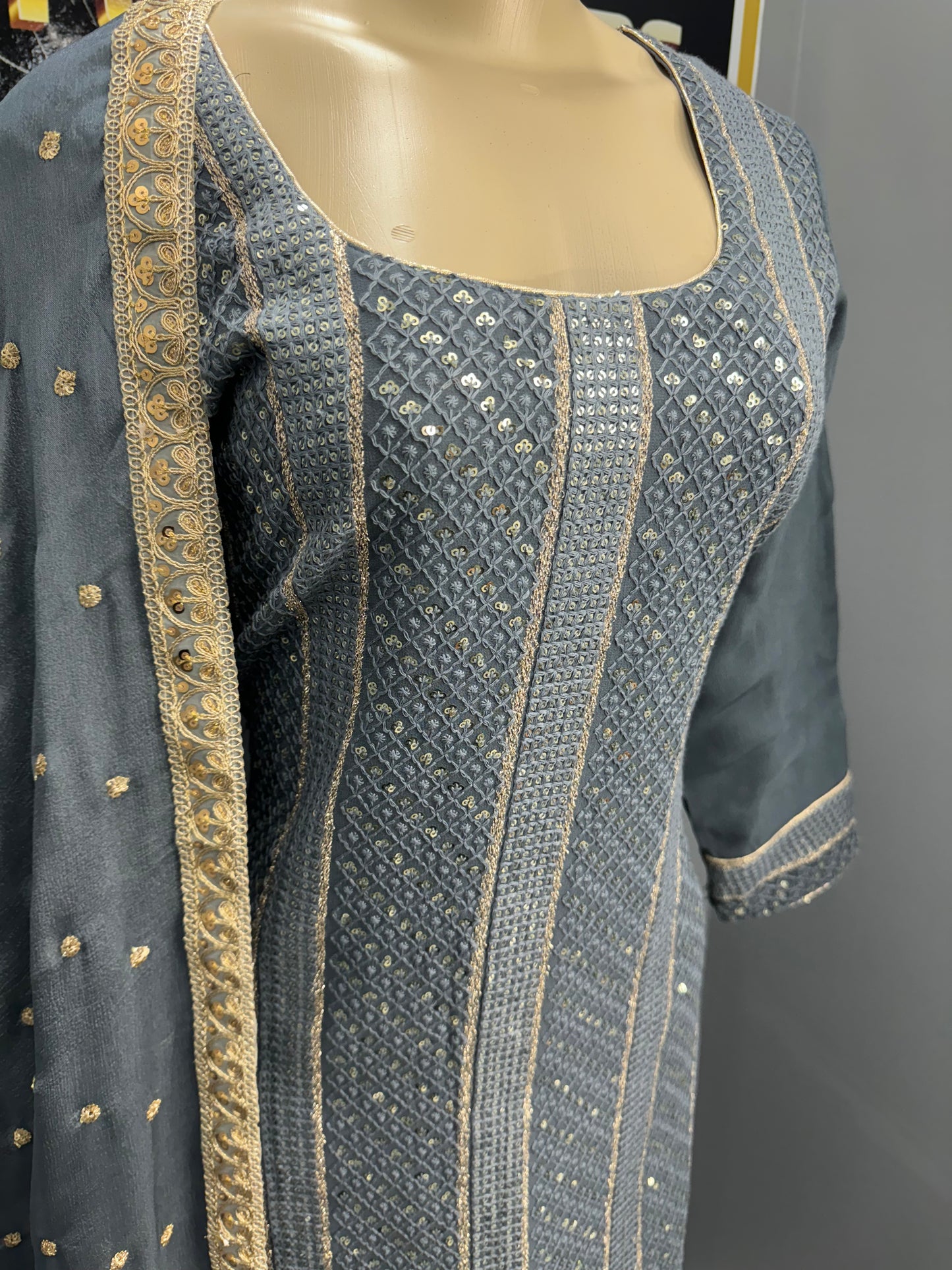 Luckipora Salwar Suit