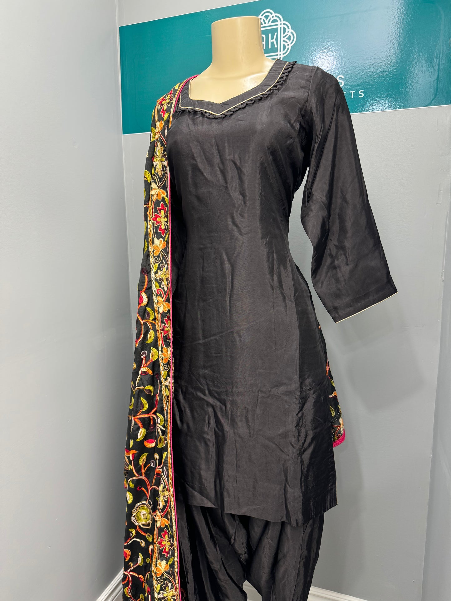 Plain Black Salwar Suit with Heavy Dupatta