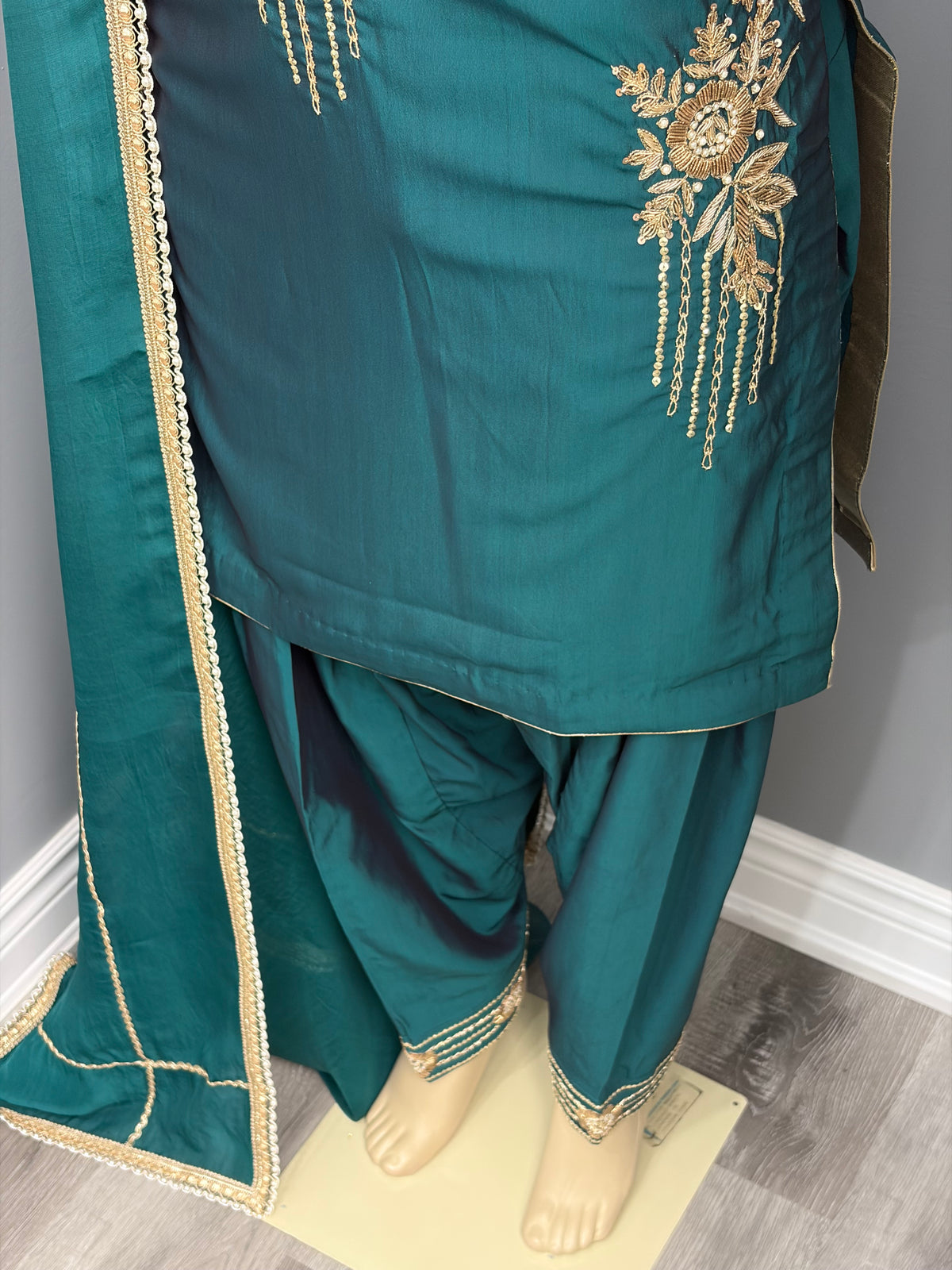 Dark Green Cross Silk Handwork Salwar Suit AK65-0326