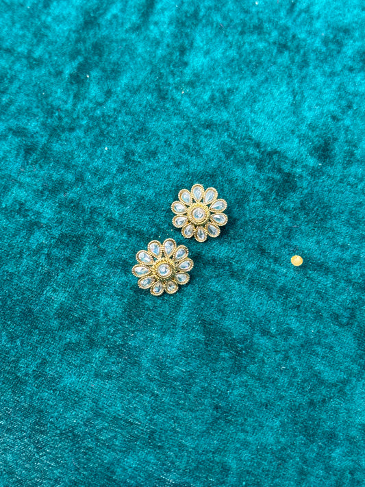 Snowlilly Flower Studs