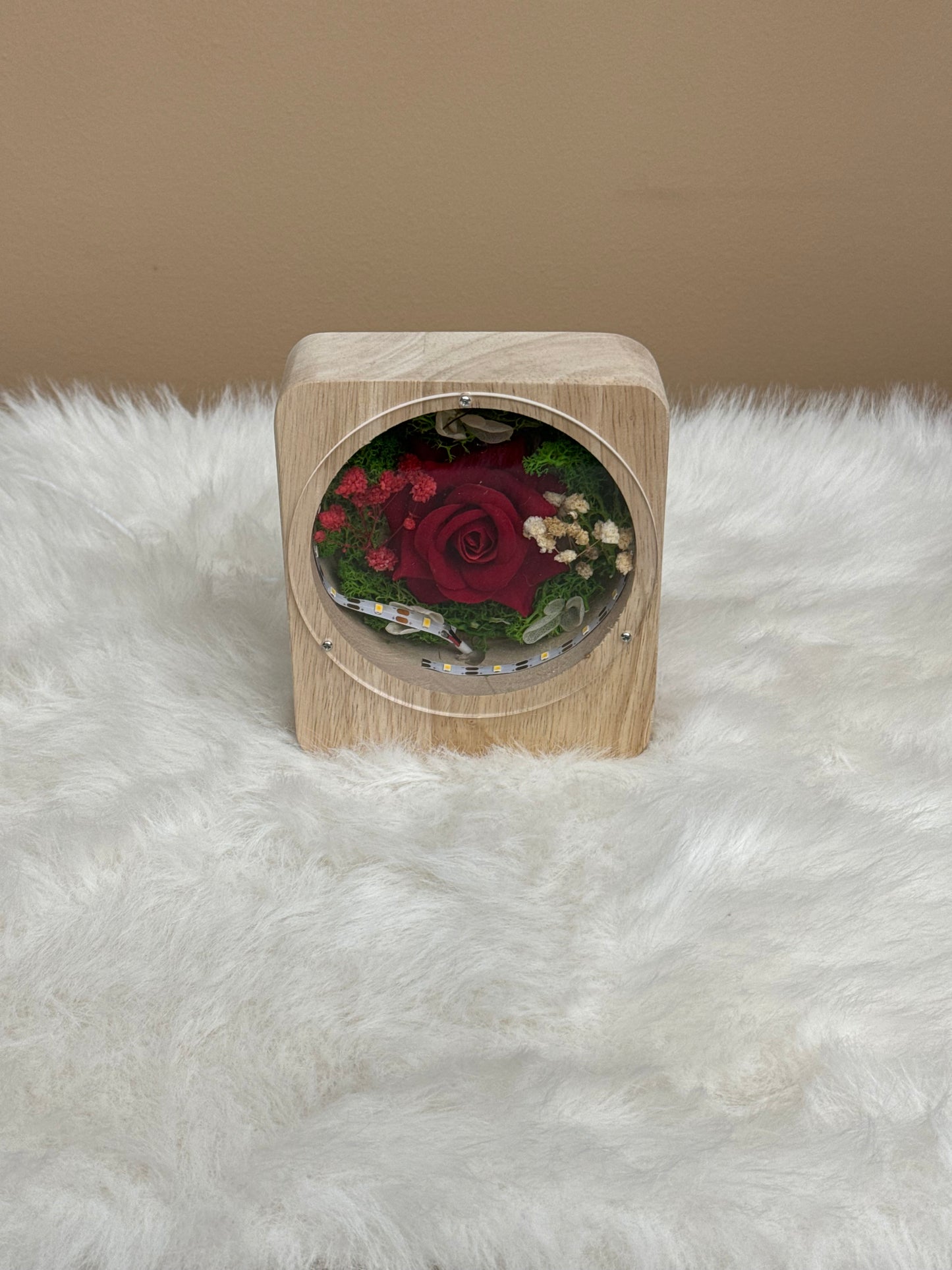Wooden Flower Lamp Red V1