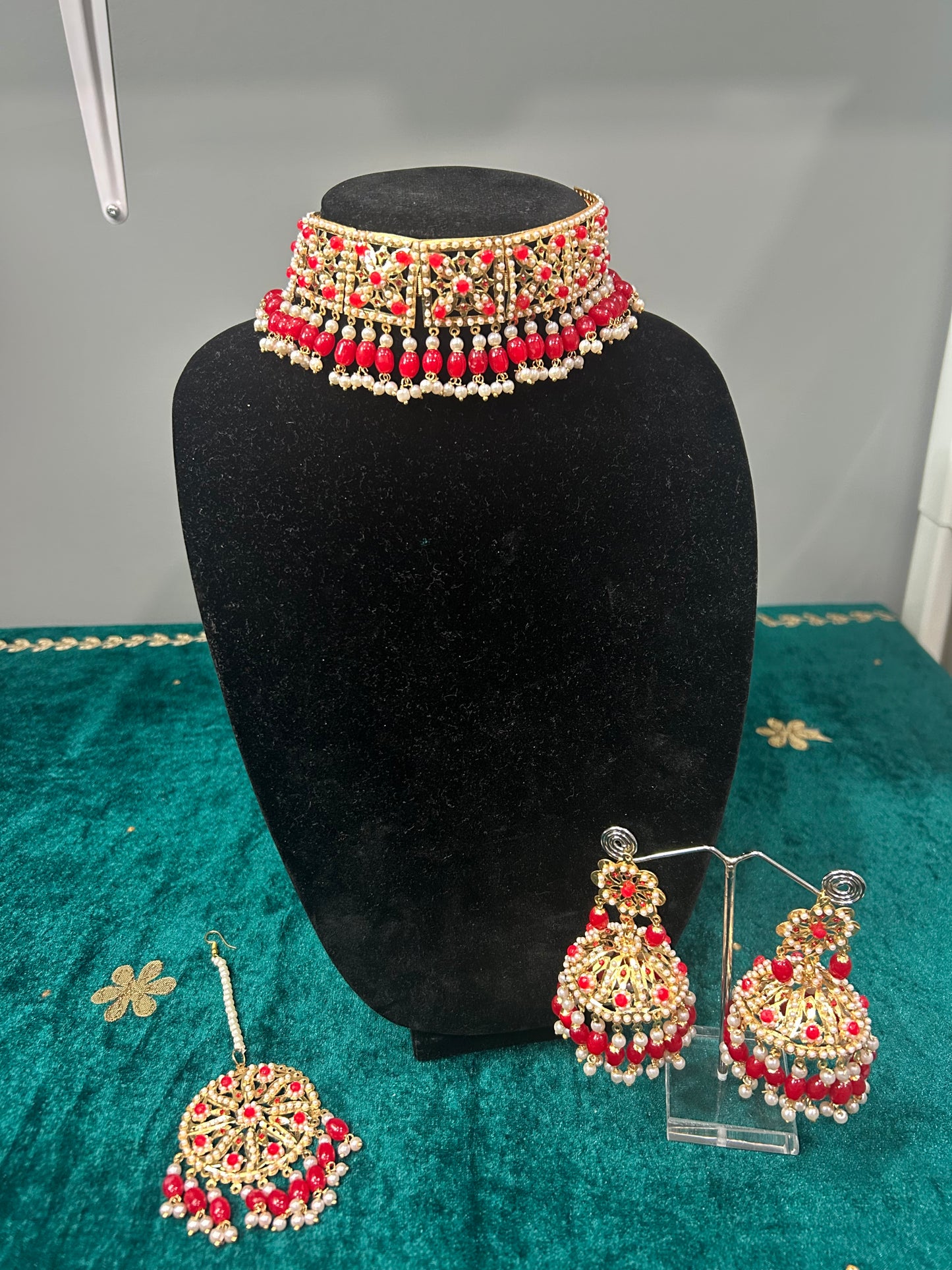 Red Pipal Patti Necklace Set