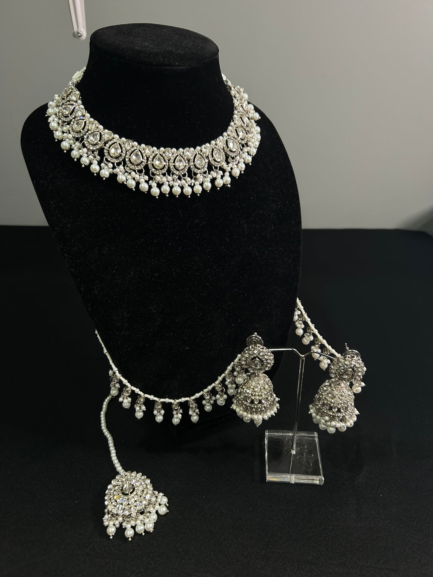 Ishq Necklace Set