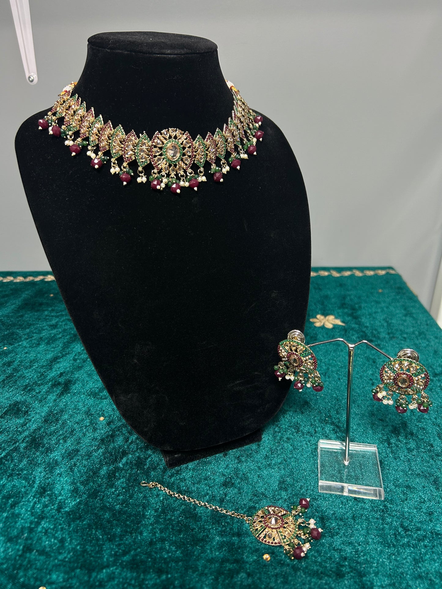 Green and Purple Polki Necklace Set