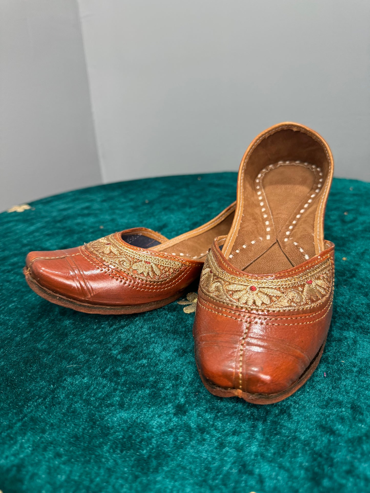 Brown Leather Jutti