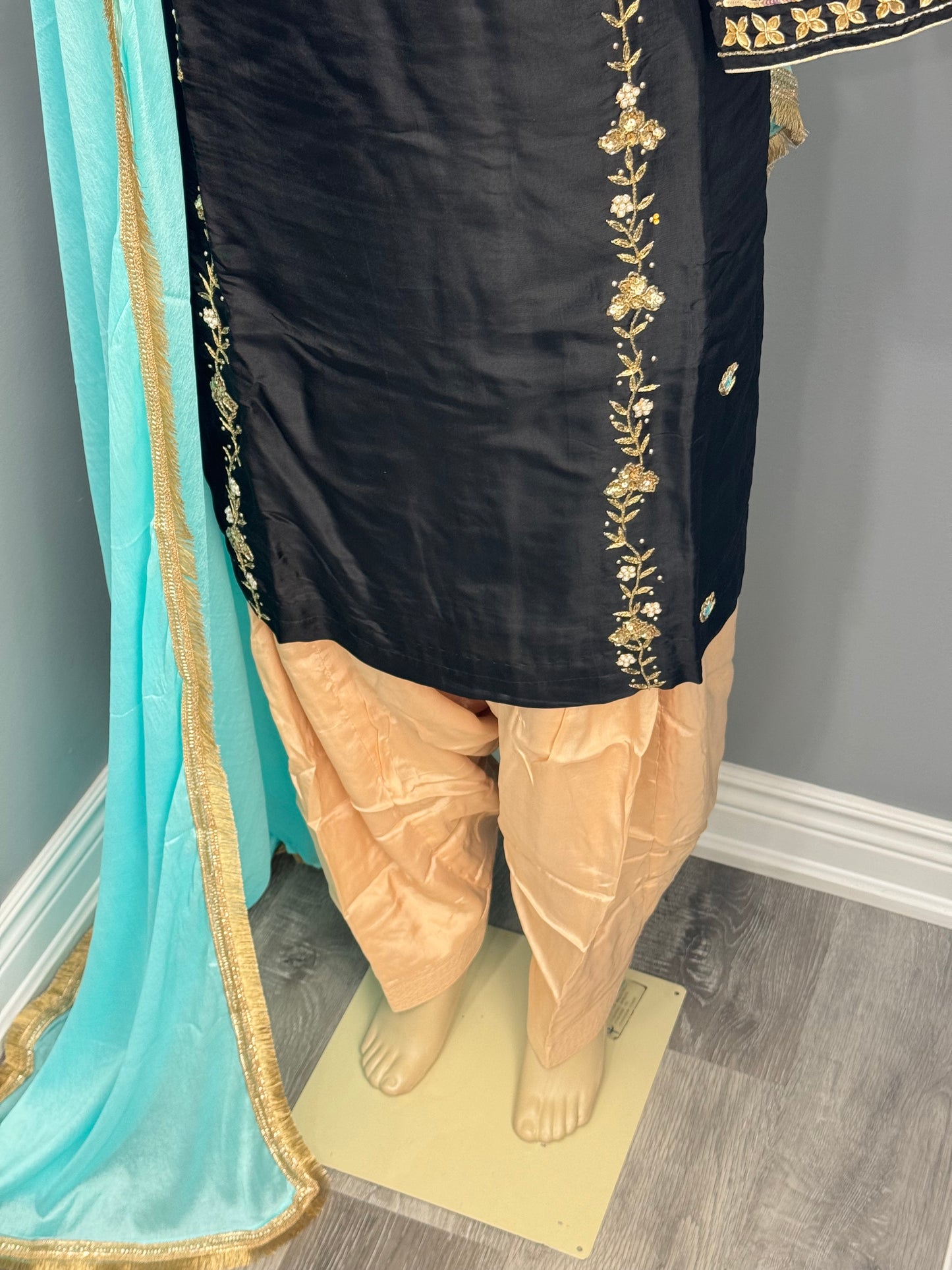 Crepe Handwork Salwar Suit