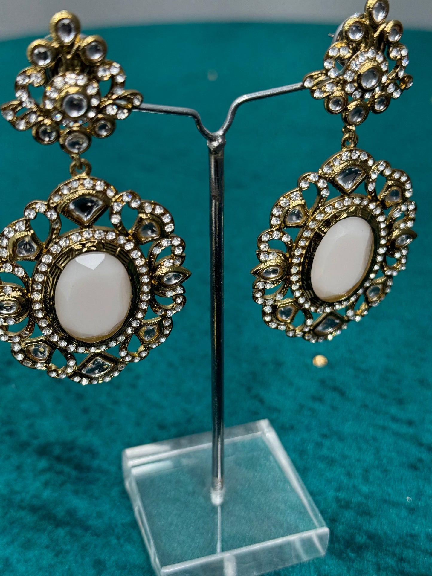 Regal Kundan Pearl Chand Earrings