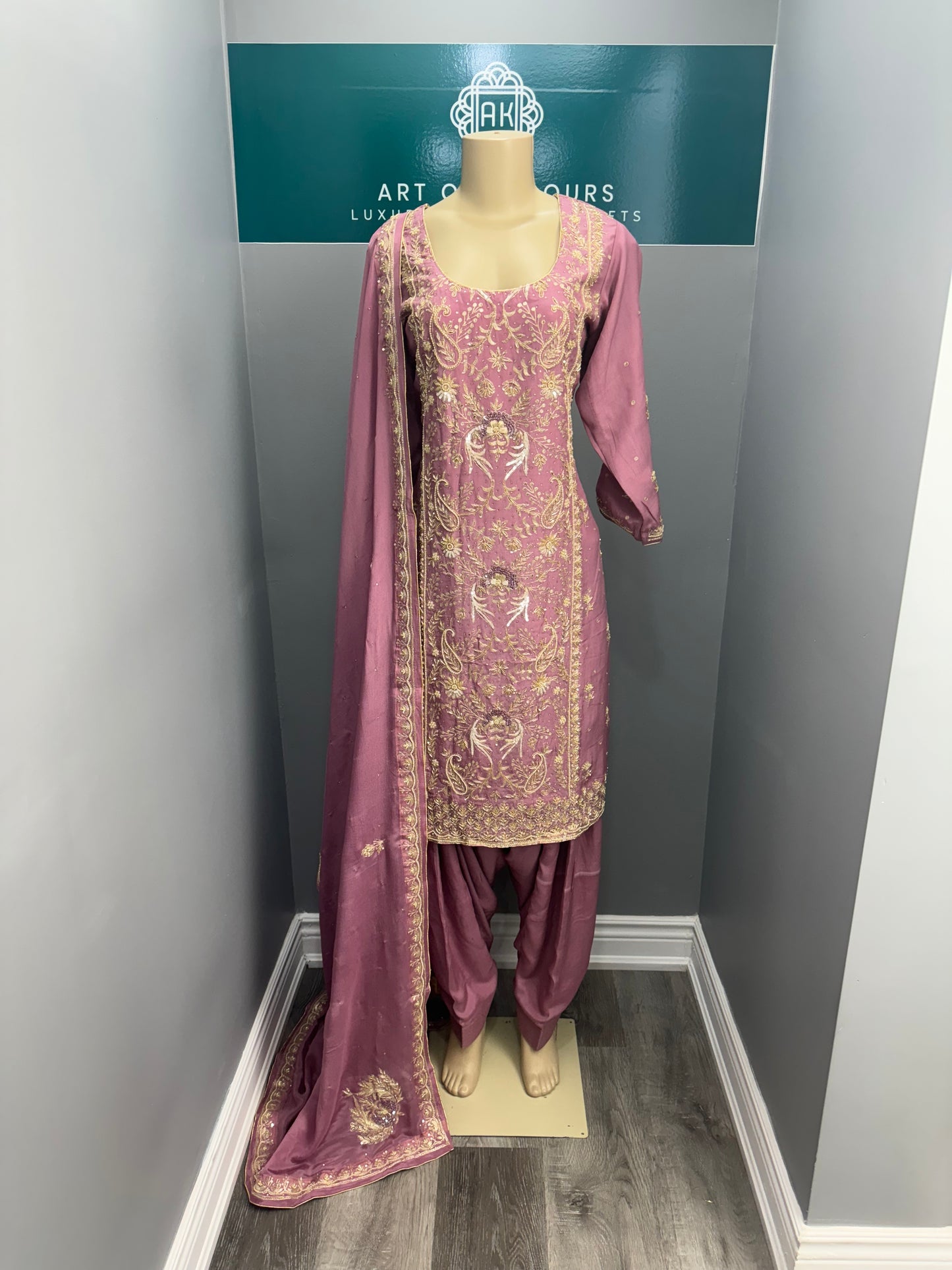 Salwar Suit