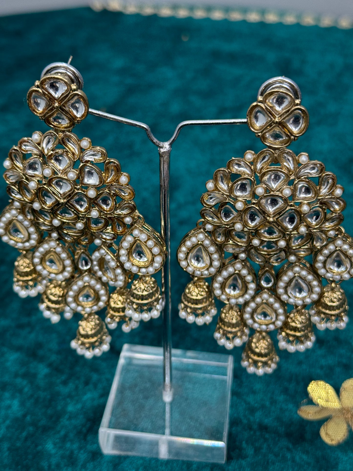 Majestic Aura Kundan Earrings
